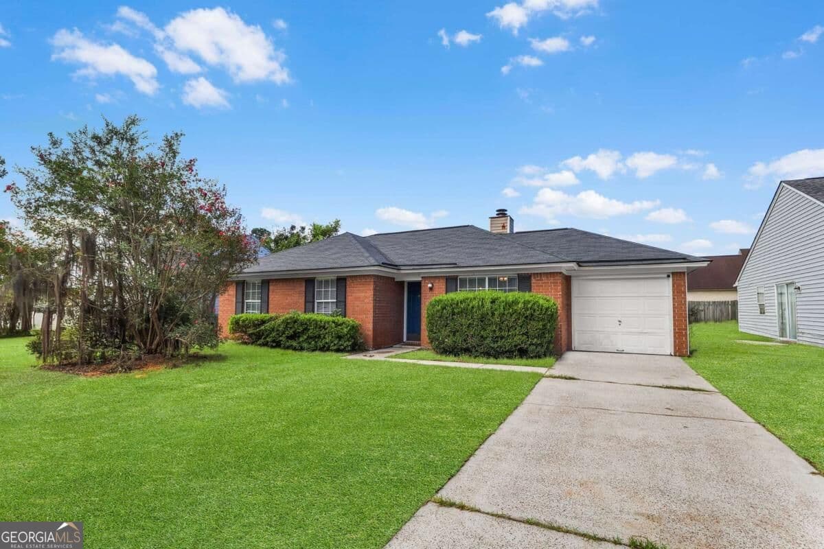3 bedroom, 2 bathroom, 993 sq ft single family residence for sale at 139 Little River Drive, Savannah, GA 31419