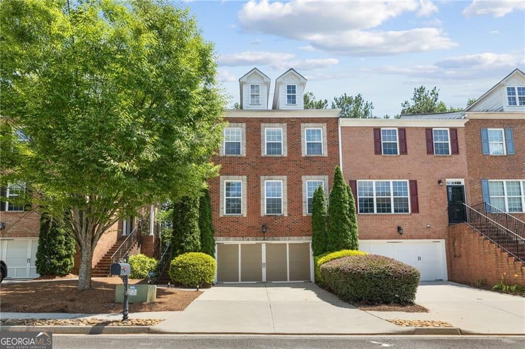 4 bedroom, 3.5 bathroom, 2,468 sq ft townhouse for sale at 2276 Ewell Park Drive, Lawrenceville, GA 30043