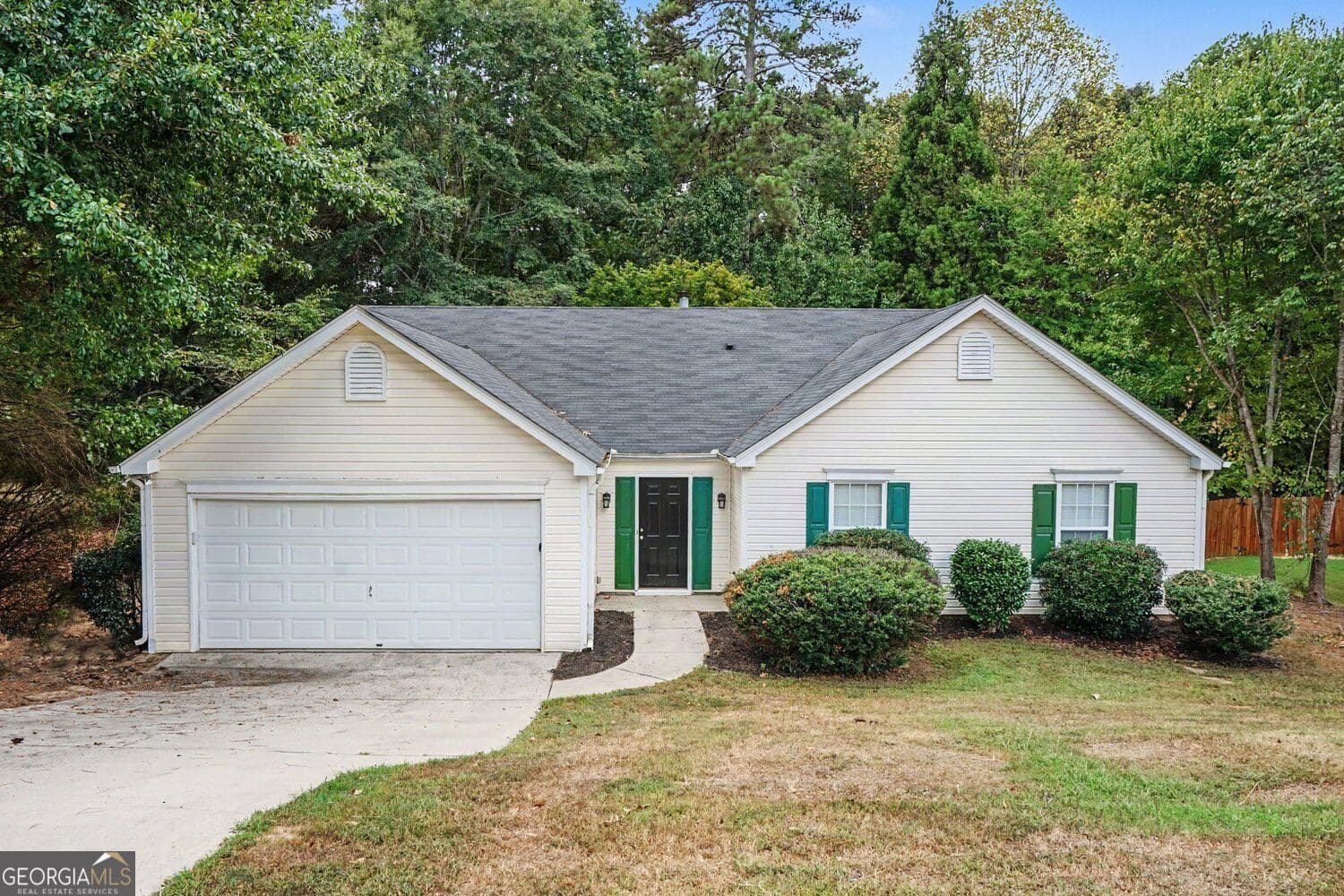 4 bedroom, 2 bathroom, 2,168 sq ft single family residence for sale at 411 Crested View Drive, Loganville, GA 30052