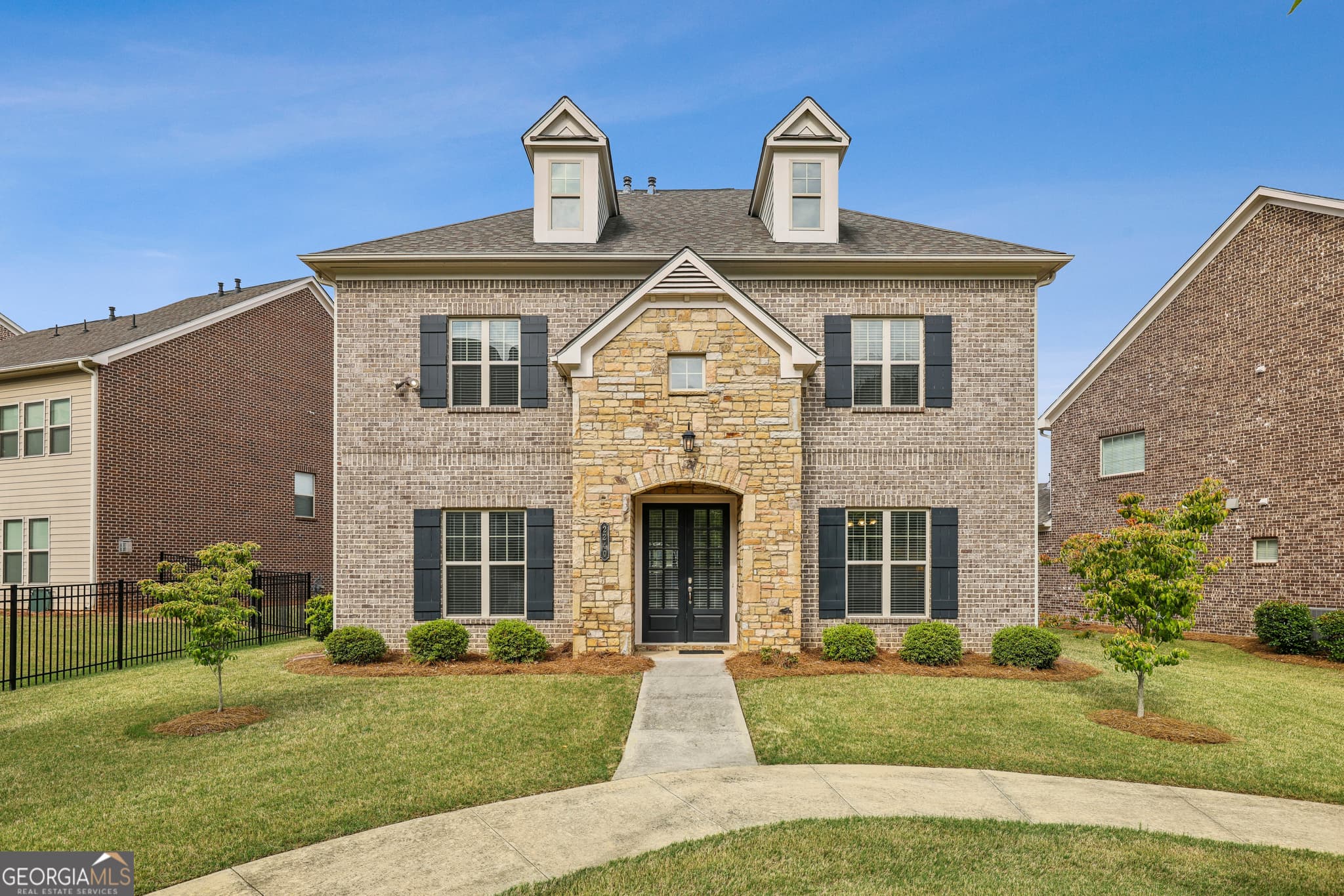 4 bedroom, 3.5 bathroom, 3,176 sq ft single family residence sold at 2240 Nancy Creek Drive, Atlanta, GA 30341