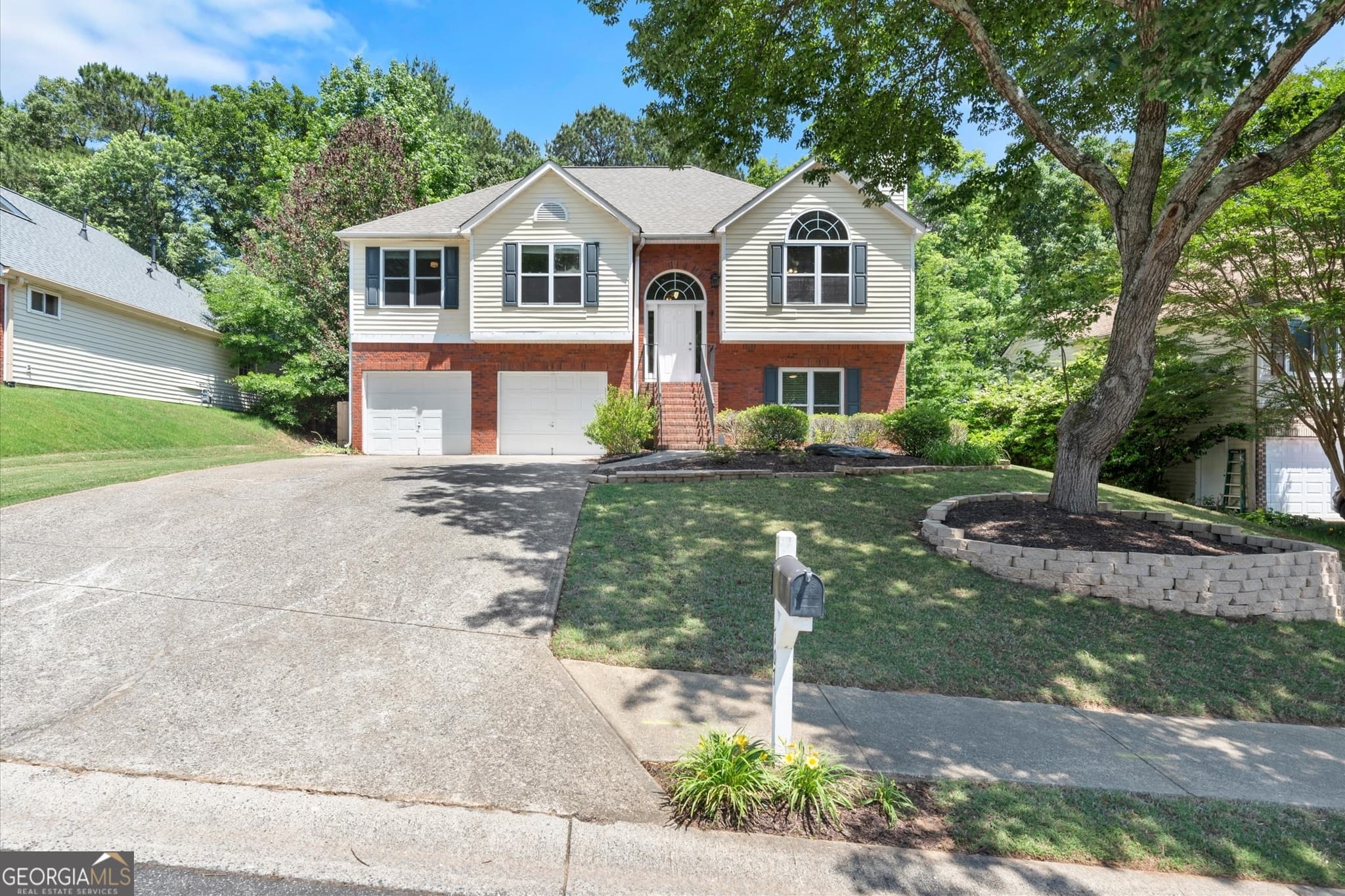 5 bedroom, 3 bathroom, 2,272 sq ft single family residence sold at 707 Rising Way, Woodstock, GA 30189