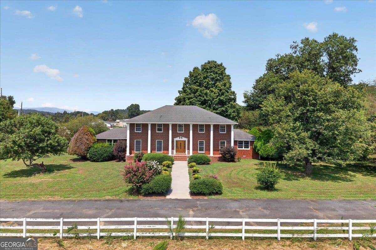 4 bedroom, 3.5 bathroom, 3,936 sq ft single family residence for sale at 195 River Street, Ellijay, GA 30540
