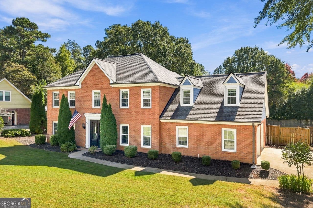5 bedroom, 2.5 bathroom, 2,560 sq ft single family residence for sale at 1812 N Chestnut Grove Drive, Marietta, GA 30066
