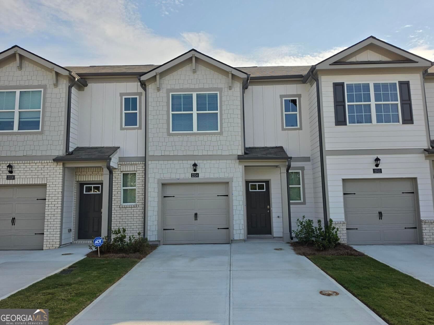 3 bedroom, 2.5 bathroom, 1,418 sq ft townhouse for sale at 2314 Jamin Bend, Lithonia, GA 30058
