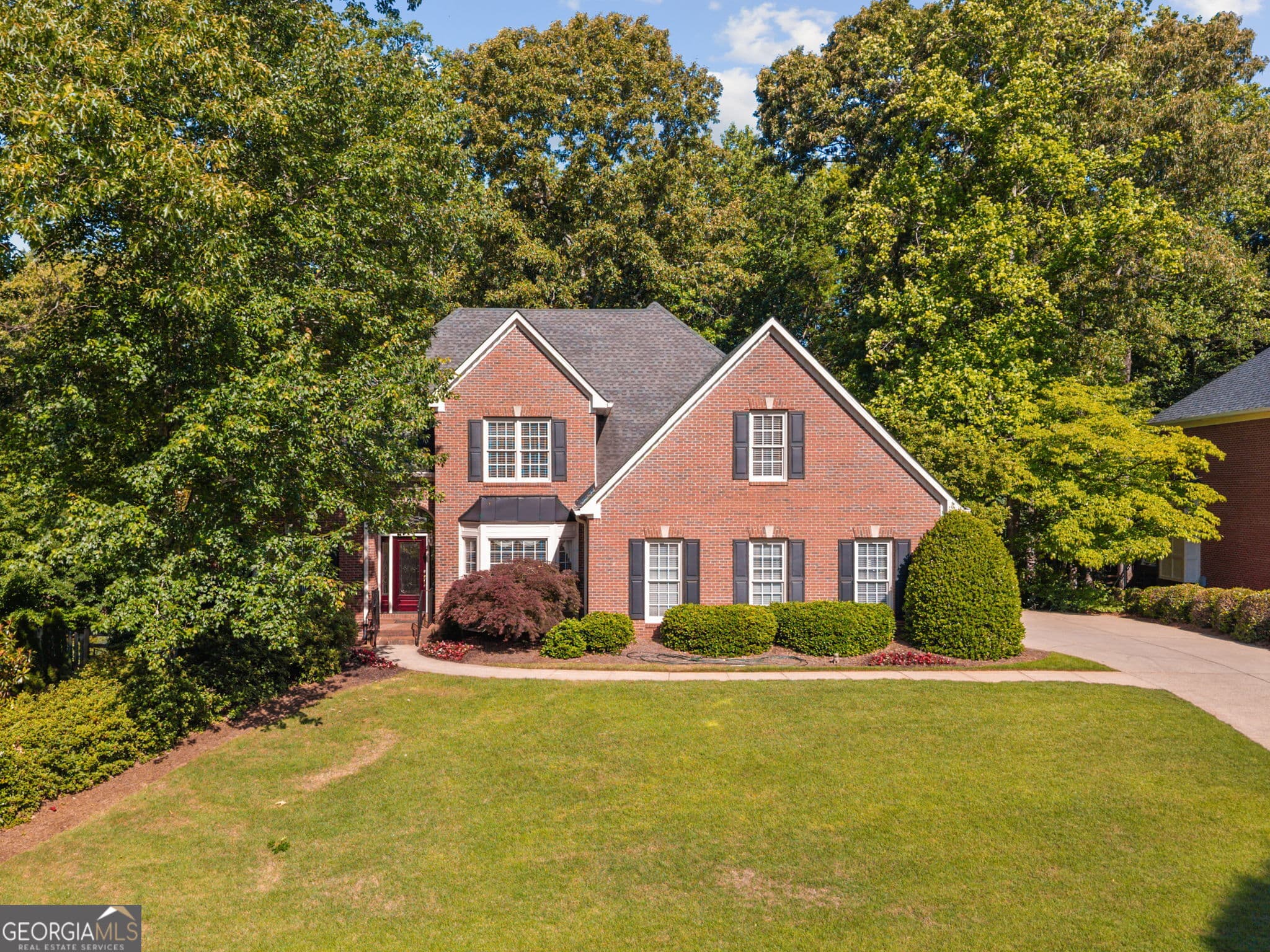 5 bedroom, 4.5 bathroom, 4,507 sq ft single family residence sold at 1010 Laurian Park Drive, Roswell, GA 30075