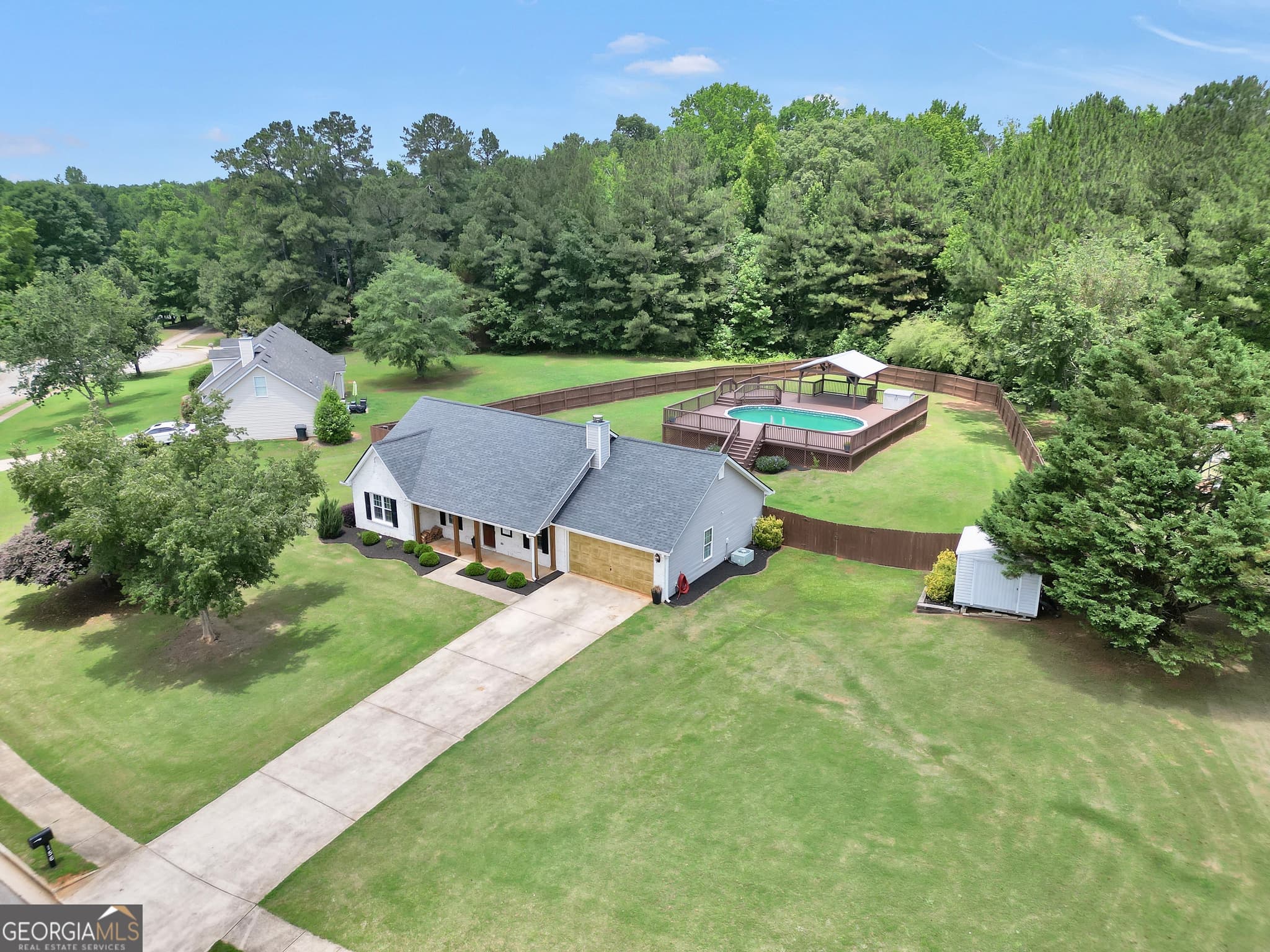 4 bedroom, 2 bathroom, 1,800 sq ft single family residence sold at 156 Meadow View Drive, Jackson, GA 30233