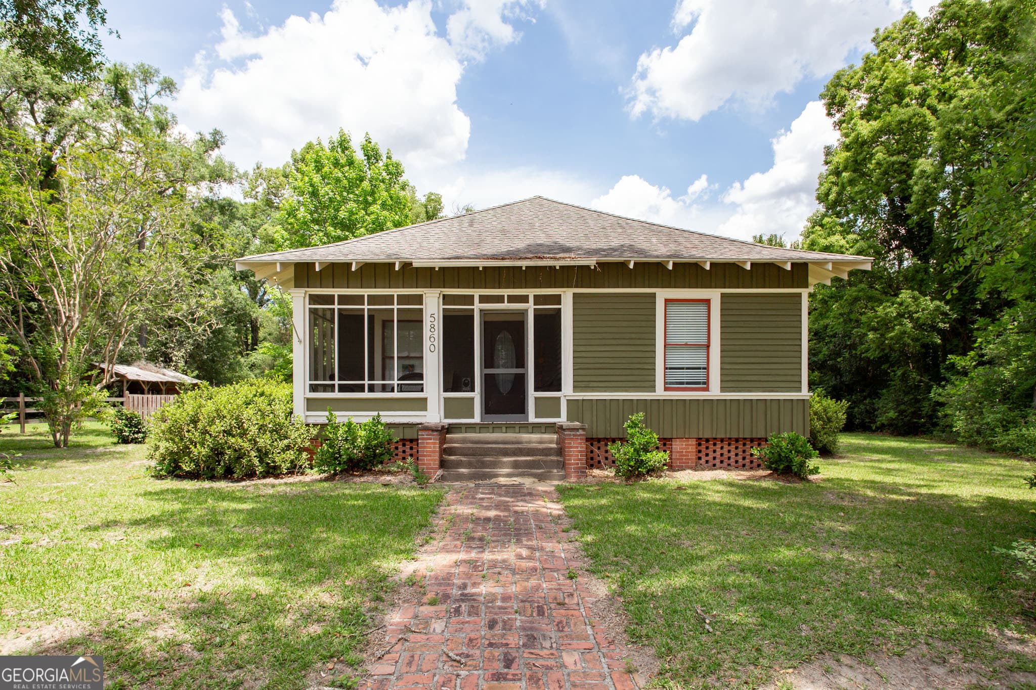 2 bedroom, 2 bathroom, 1,427 sq ft single family residence sold at 5860 E Main Street, Patterson, GA 31557