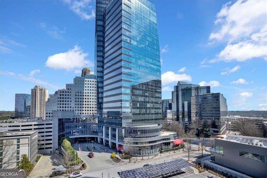 1 bedroom, 1 bathroom, 789 sq ft condominium for sale at 3324 Peachtree Road 1307, Atlanta, GA 30326
