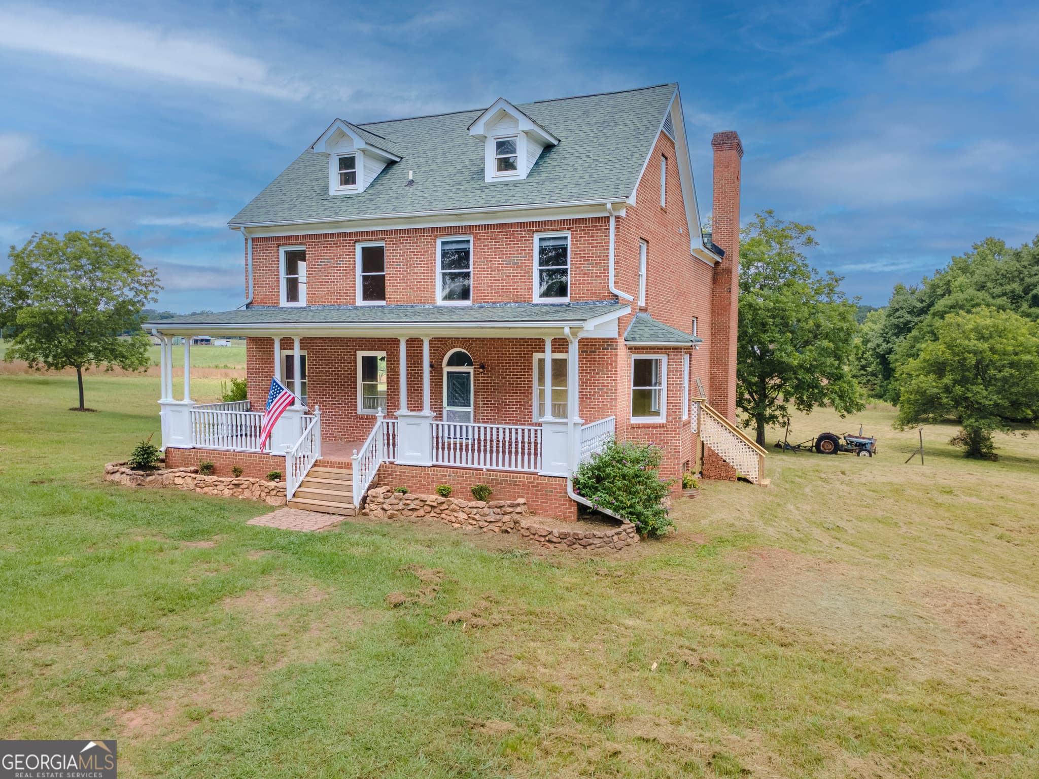 4 bedroom, 4.5 bathroom, 4,328 sq ft single family residence sold at 1817 Michael Road, Monroe, GA 30656