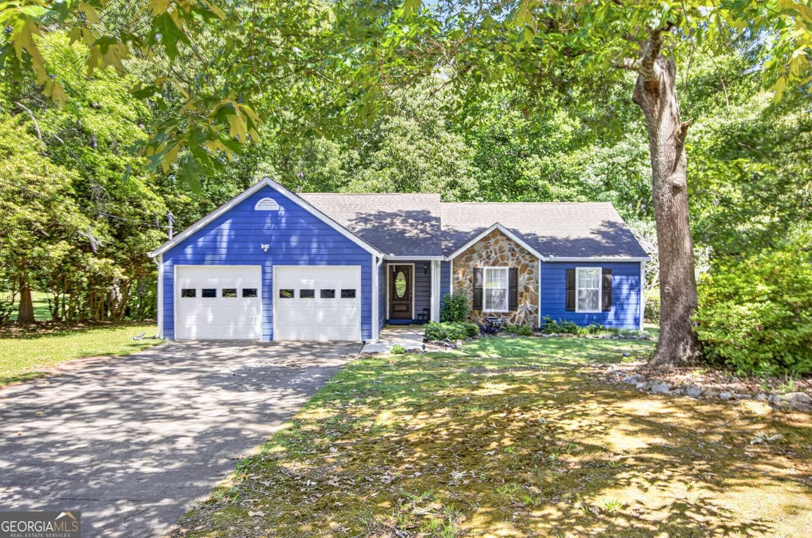 3 bedroom, 2 bathroom, 1,462 sq ft single family residence sold at 1150 Creekwood Cove, Lawrenceville, GA 30046