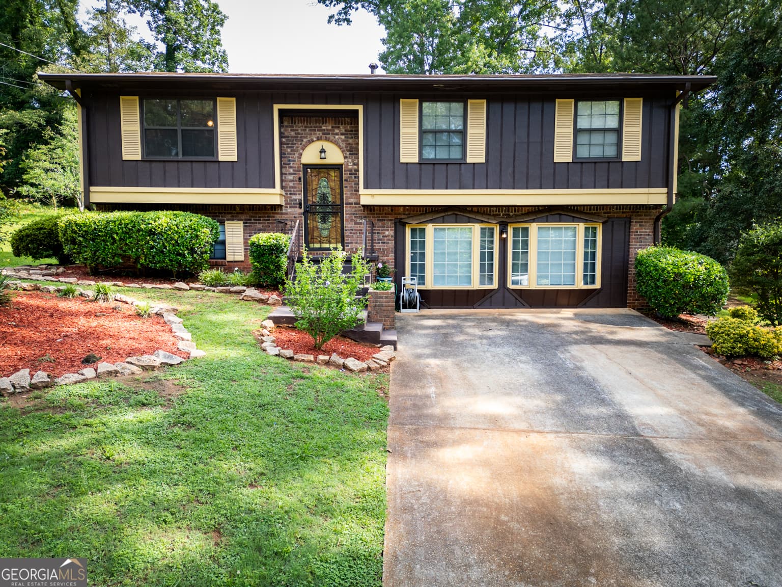 4 bedroom, 2.5 bathroom, 2,183 sq ft single family residence sold at 2324 Tarian Drive, Decatur, GA 30034