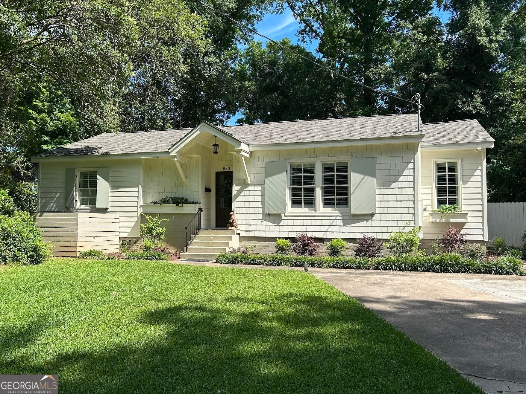 3 bedroom, 2 bathroom, 1,988 sq ft single family residence sold at 830 Forrest Avenue, Griffin, GA 30224