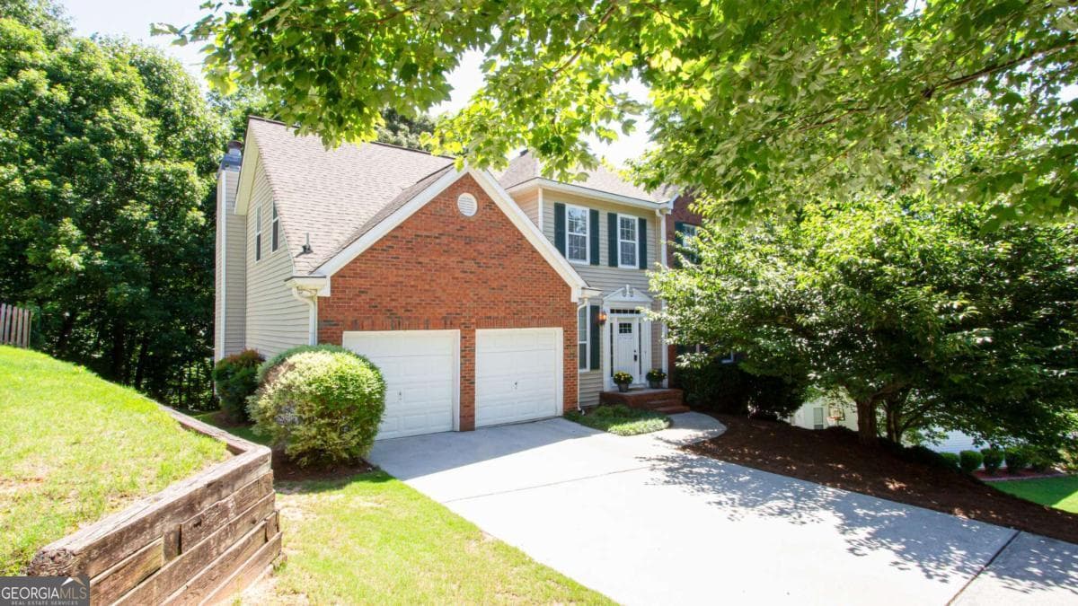 6 bedroom, 3.5 bathroom, 3,856 sq ft single family residence sold at 5417 Trumpet Vine Trail, Mableton, GA 30126