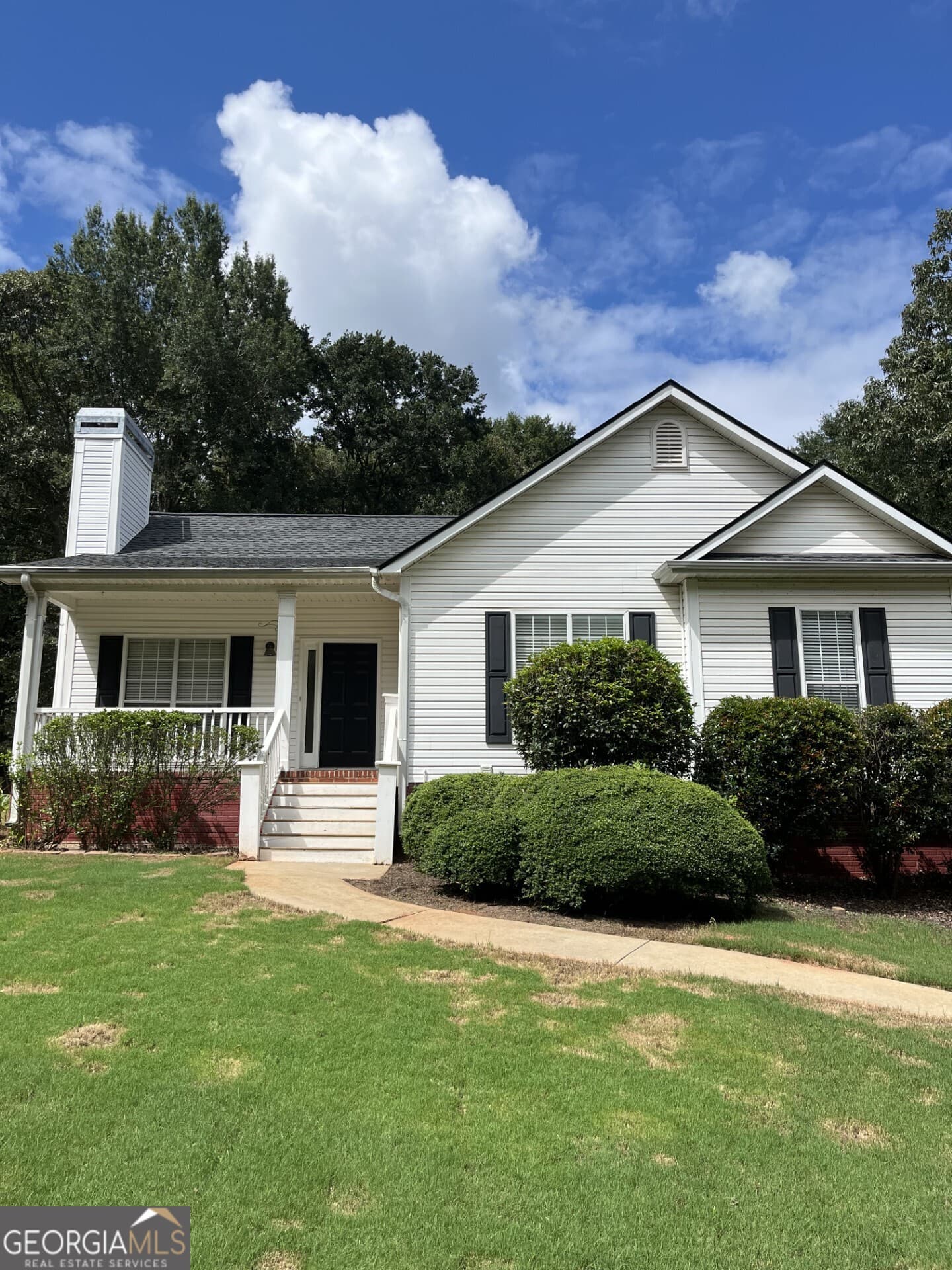 4 bedroom, 3 bathroom, 2,201 sq ft single family residence for rent at 214 Piedmont Drive, Senoia, GA 30276 for $2,600 a month