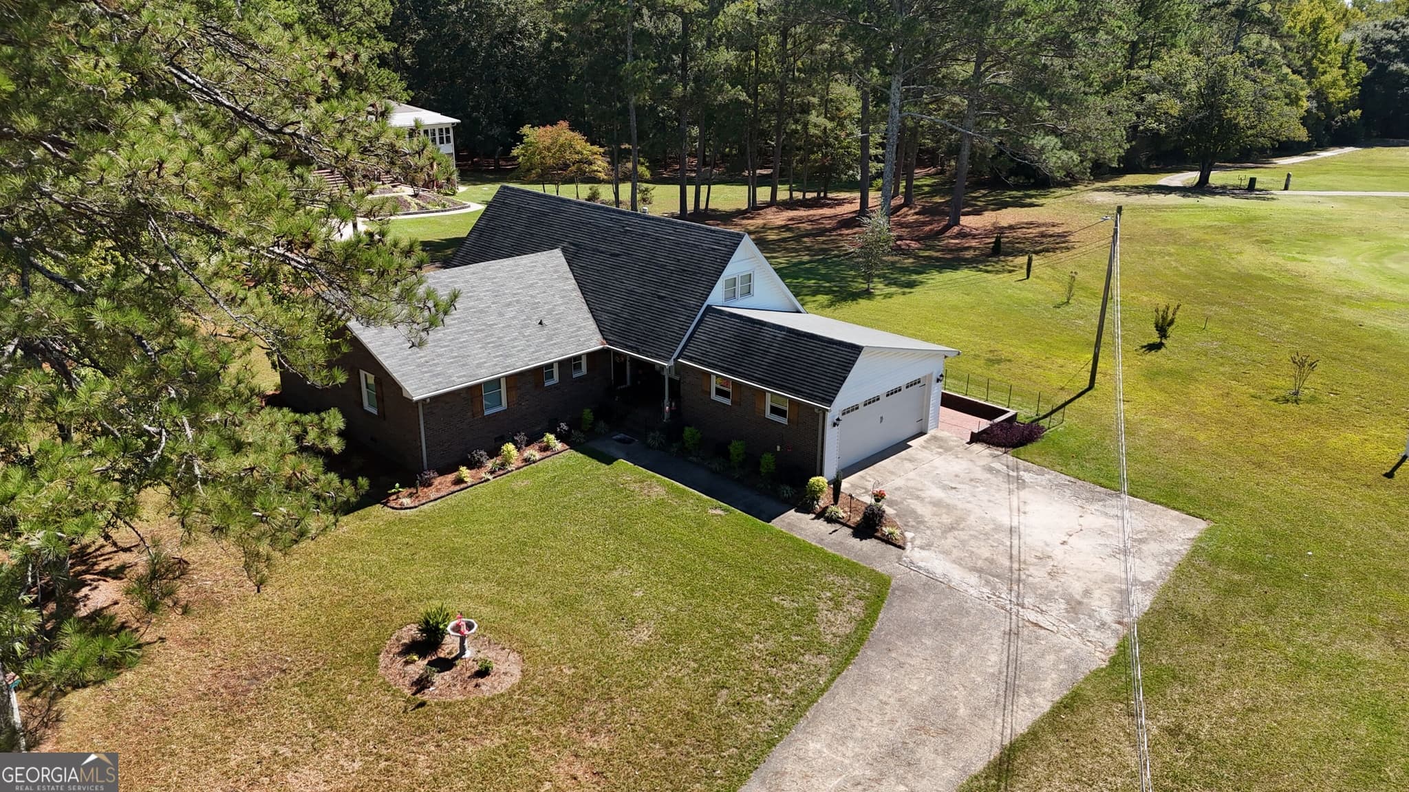 5 bedroom, 3.5 bathroom, 2,648 sq ft single family residence for sale at 1231 Golf Course Road, Elberton, GA 30635