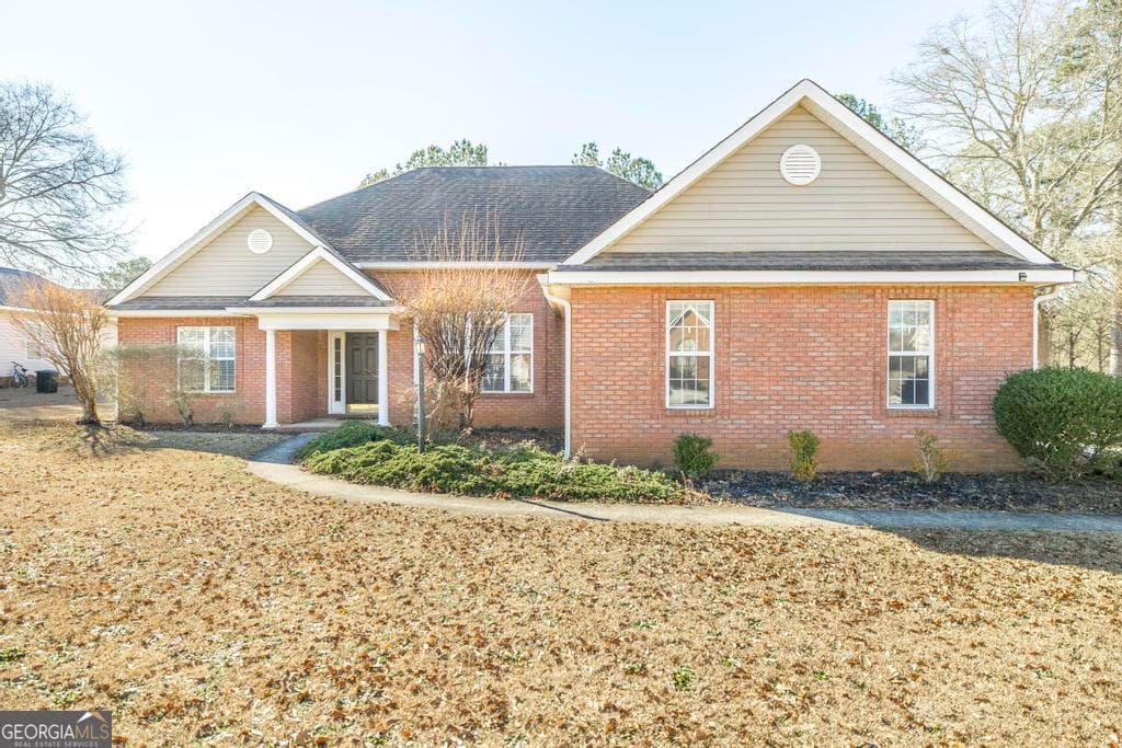 3 bedroom, 2 bathroom, 1,811 sq ft single family residence sold at 158 Holly Pointe, Warner Robins, GA 31088