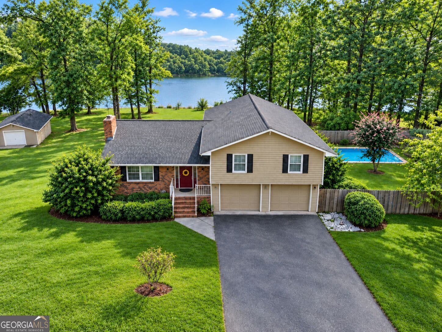 3 bedroom, 2.5 bathroom, 1,920 sq ft single family residence under contract at 840 Tanglewood Drive, Dublin, GA 31021