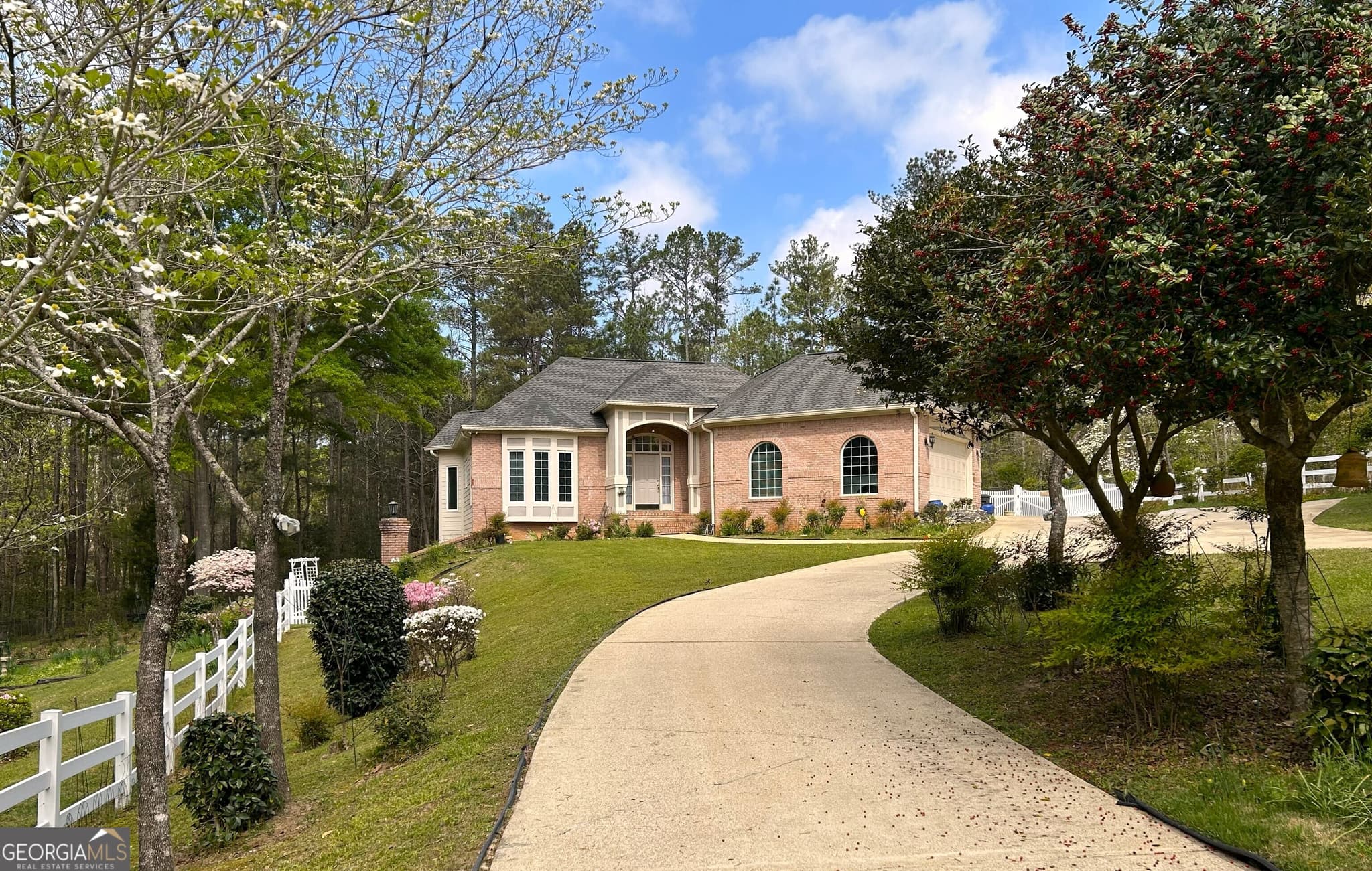 3 bedroom, 2.5 bathroom, 2,163 sq ft single family residence sold at 132 Sunny Point Circle, Lagrange, GA 30240