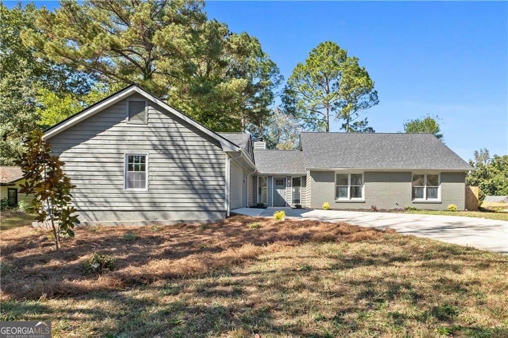 3 bedroom, 2 bathroom, 1,746 sq ft single family residence sold at 1603 Golf Link Drive, Stone Mountain, GA 30088