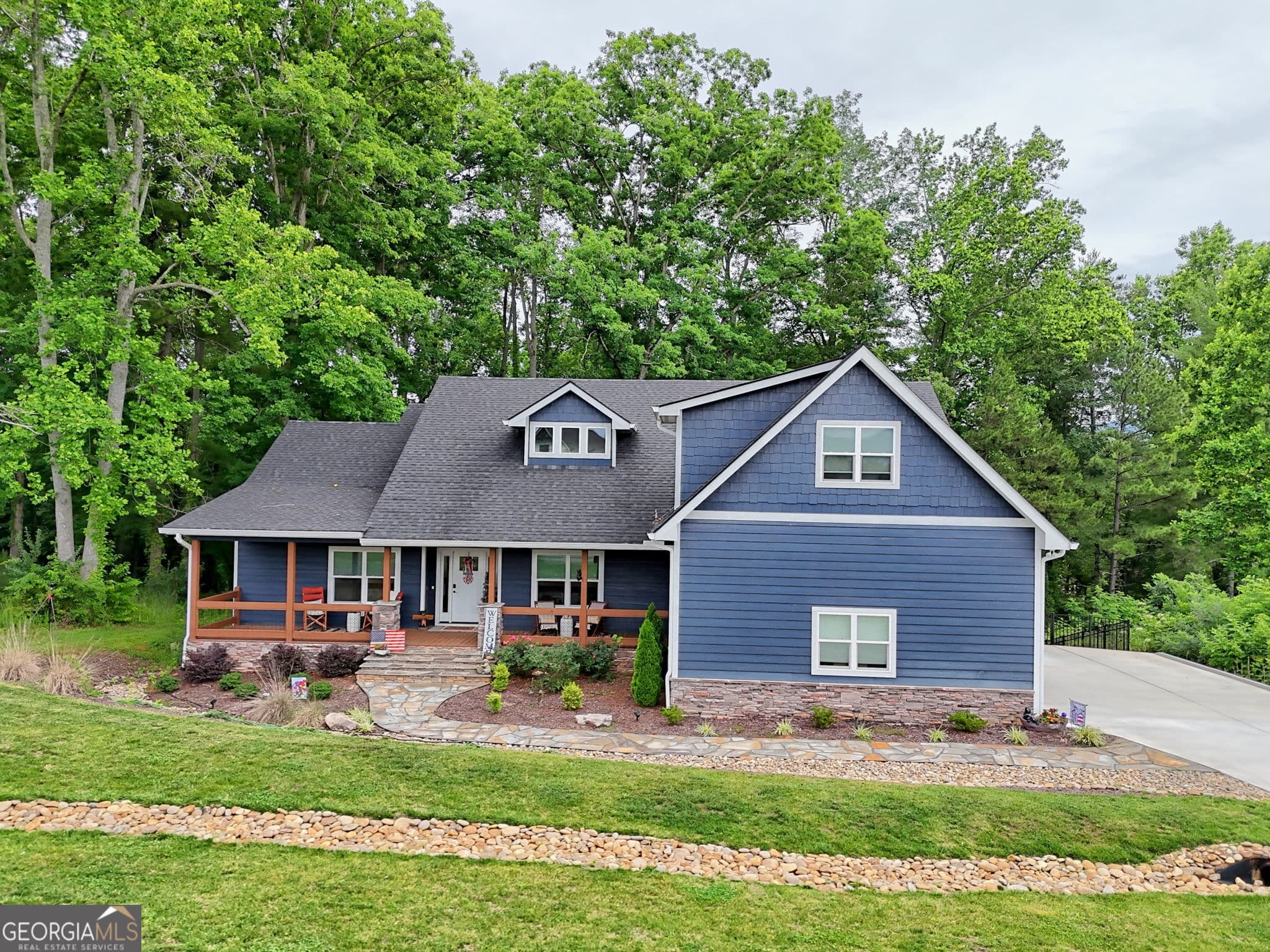 5 bedroom, 4.5 bathroom, 3,800 sq ft single family residence for sale at 147 Clearview Lane 186, Blairsville, GA 30512