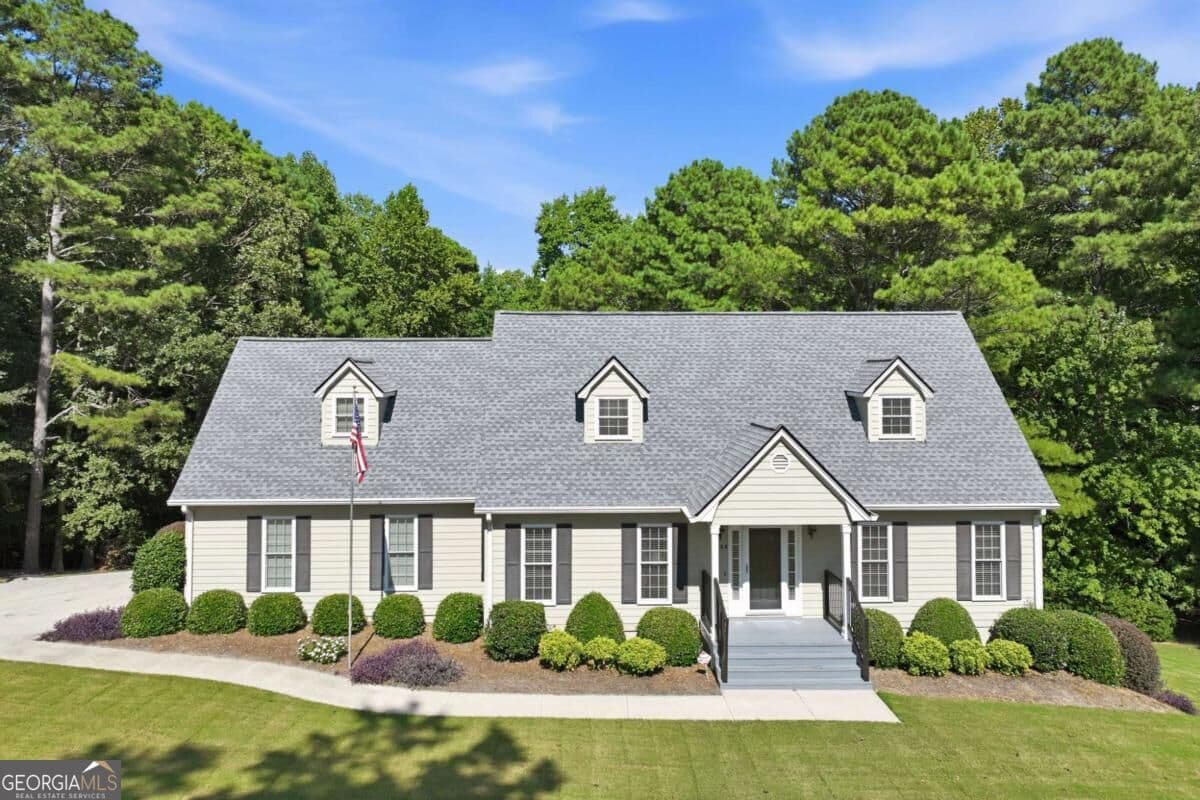 3 bedroom, 3.5 bathroom, 2,176 sq ft single family residence for sale at 3628 Maple Forge Lane, Gainesville, GA 30504