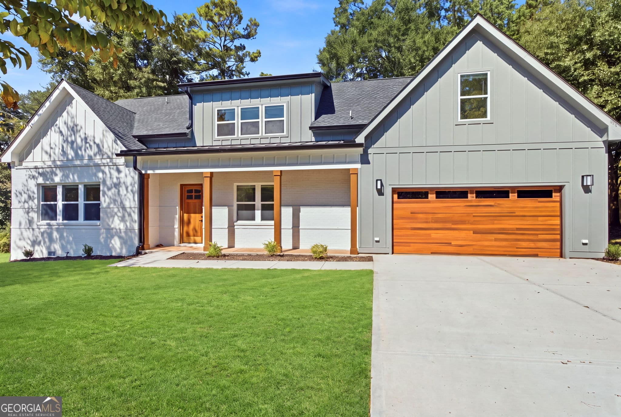 6 bedroom, 4.5 bathroom, 3,050 sq ft single family residence for sale at 2988 Ramble Lane, Decatur, GA 30033
