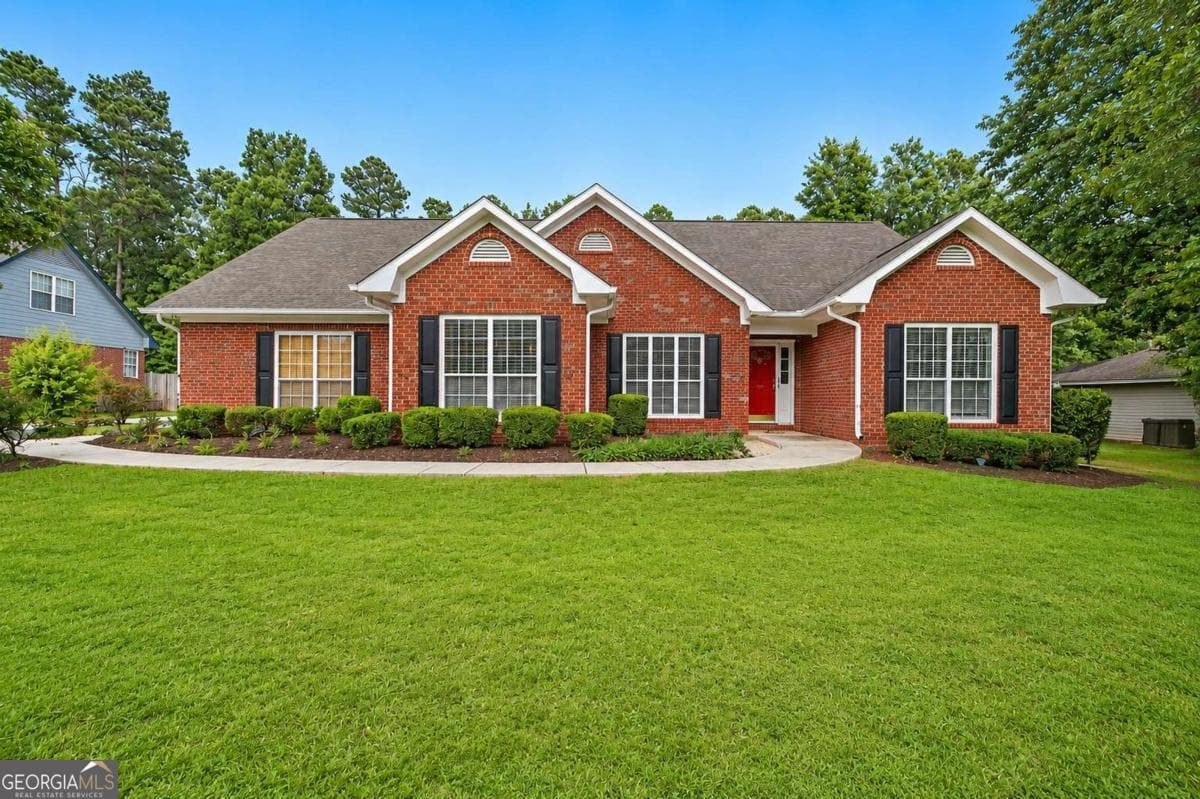 3 bedroom, 3 bathroom, 2,476 sq ft single family residence sold at 3575 Garden Lakes Parkway, Rome, GA 30165