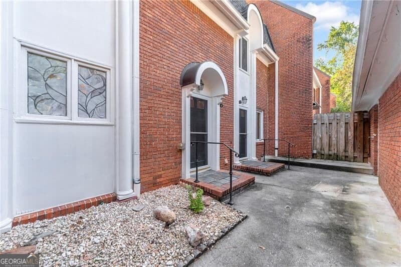 3 bedroom, 3.5 bathroom, 2,744 sq ft condominium for sale at 1493 Ashford Place, Atlanta, GA 30319