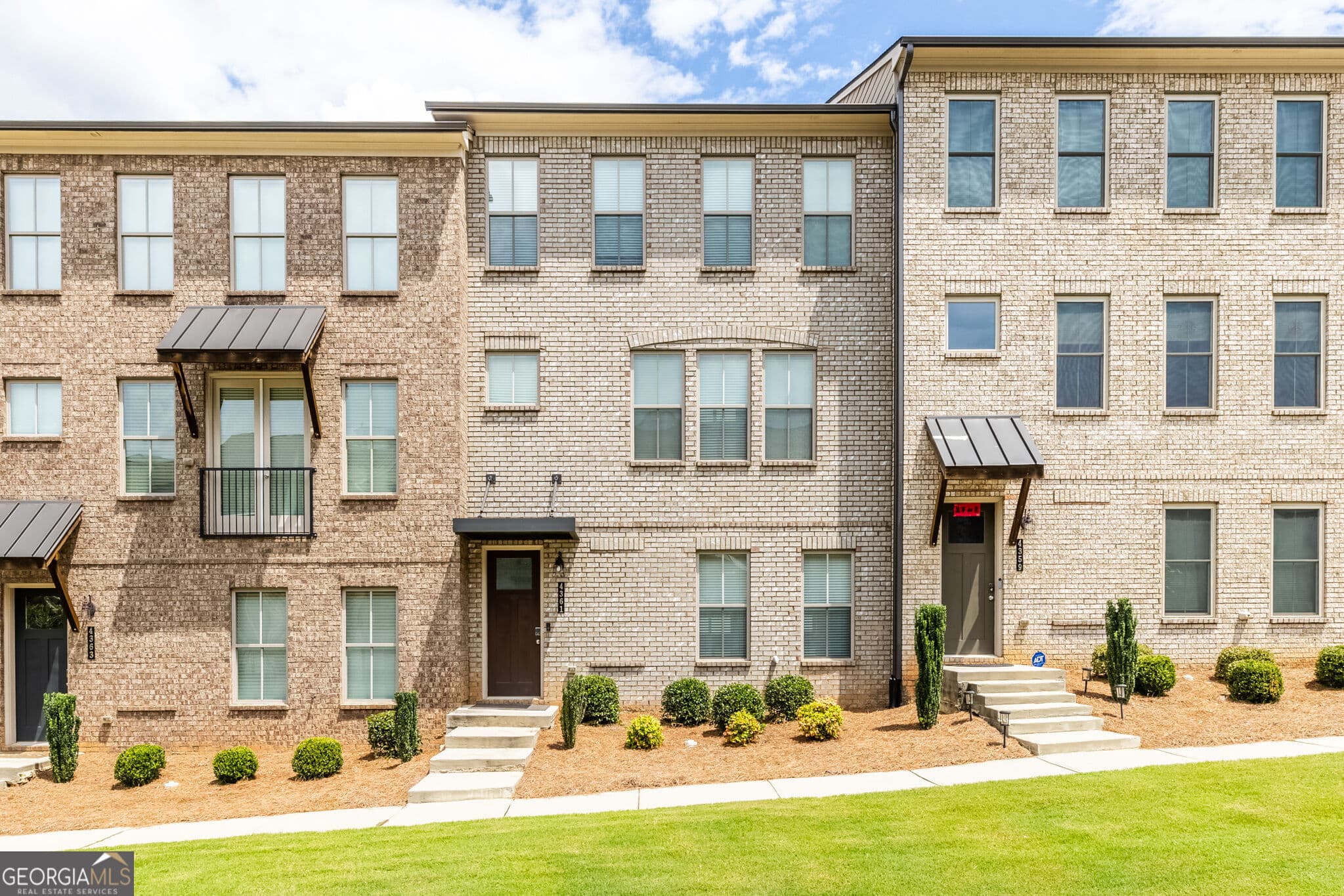 3 bedroom, 3.5 bathroom, 2,250 sq ft townhouse sold at 4361 White spruce ally, Doraville, GA 30360