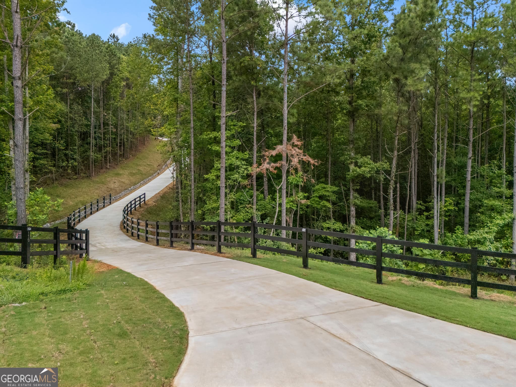 4 bedroom, 3.5 bathroom, 3,101 sq ft single family residence for sale at 110 Jerusalem Farms Trail, Jasper, GA 30143