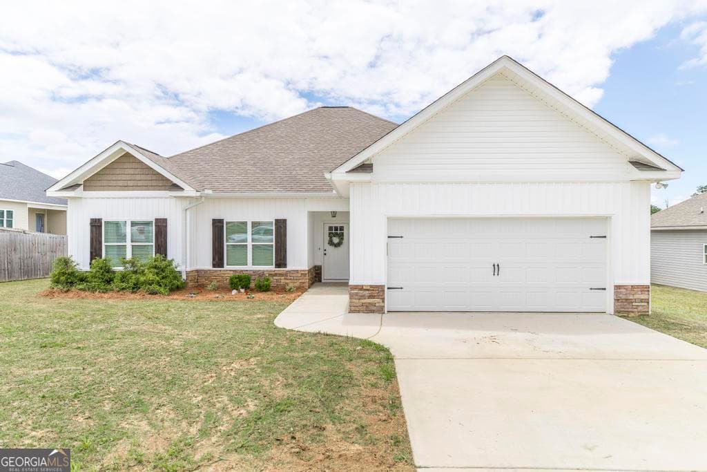 3 bedroom, 2 bathroom, 1,938 sq ft single family residence sold at 100 Sutter Butte Place, Bonaire, GA 31005