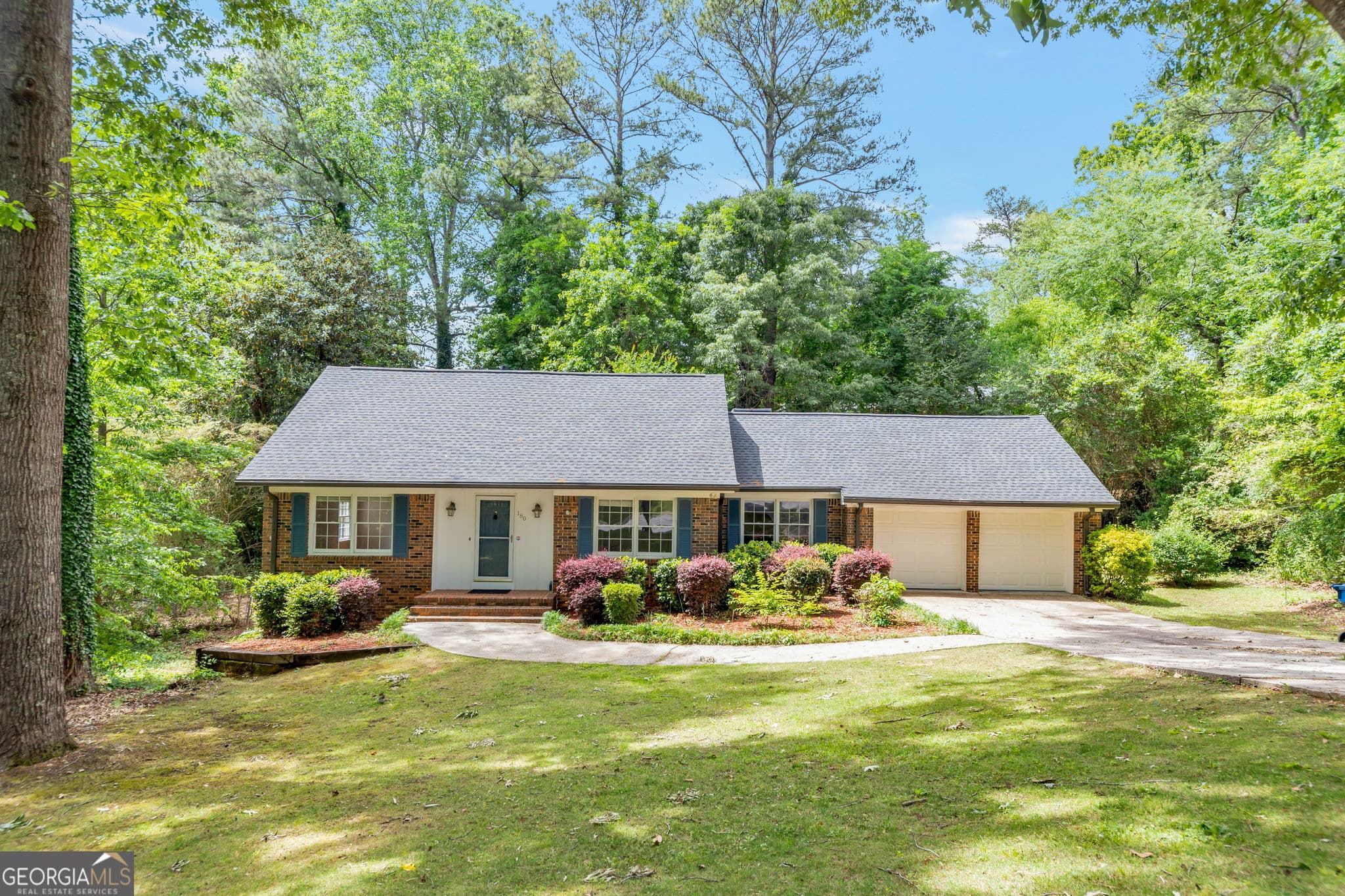 3 bedroom, 2 bathroom, 1,981 sq ft single family residence sold at 180 Dublin Court, Mableton, GA 30126