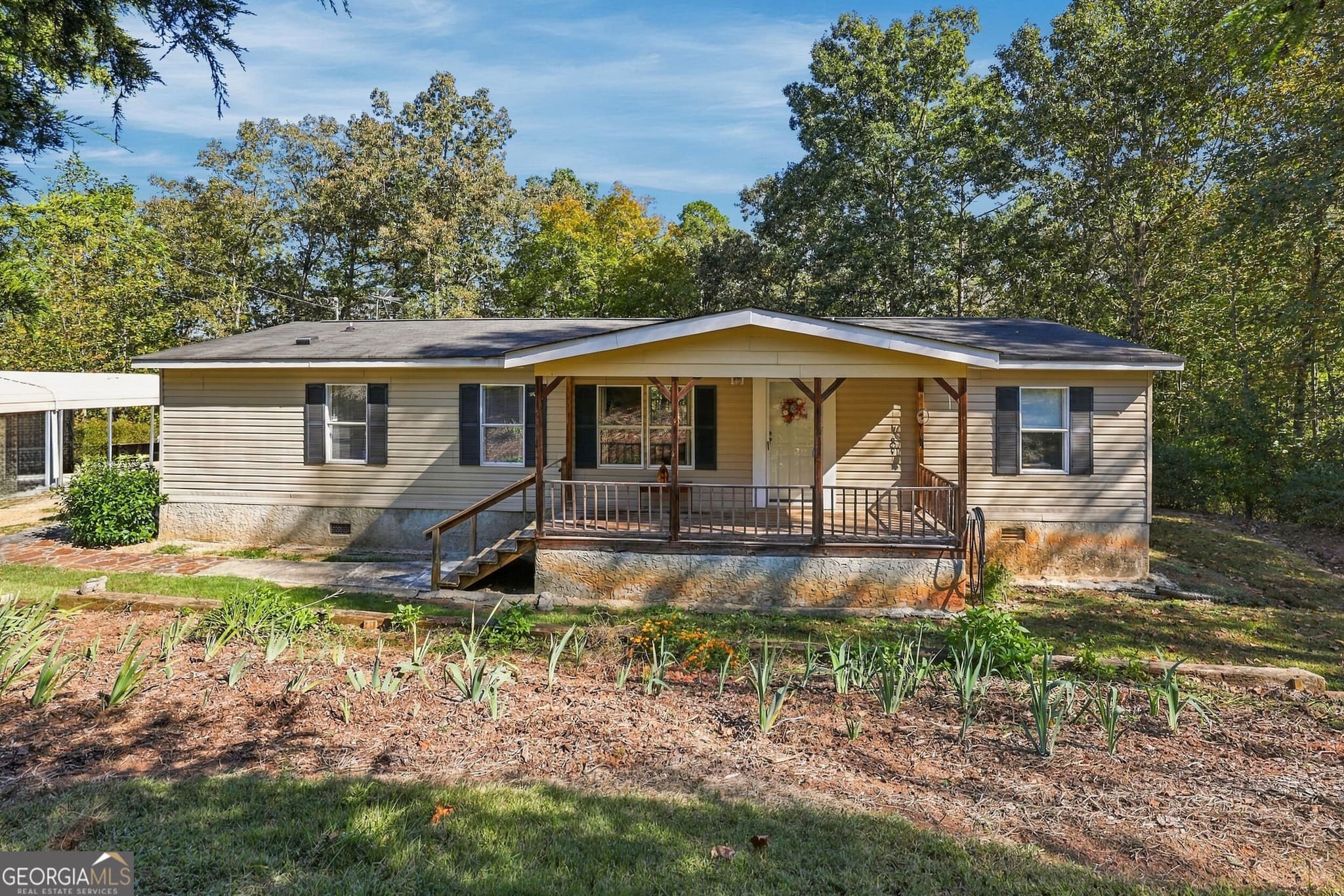 3 bedroom, 2 bathroom, 1,512 sq ft manufactured home,single family residence for sale at 436 CHATEAU VILLAGE Drive, Martin, GA 30557