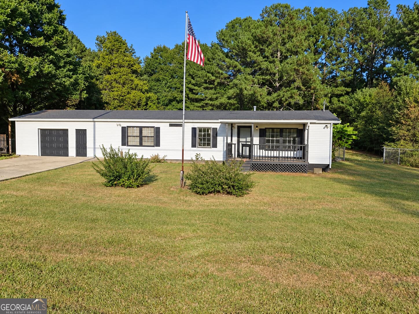 3 bedroom, 3 bathroom, 1,645 sq ft manufactured home,single family residence for sale at 910 Steele Drive, Hampton, GA 30228