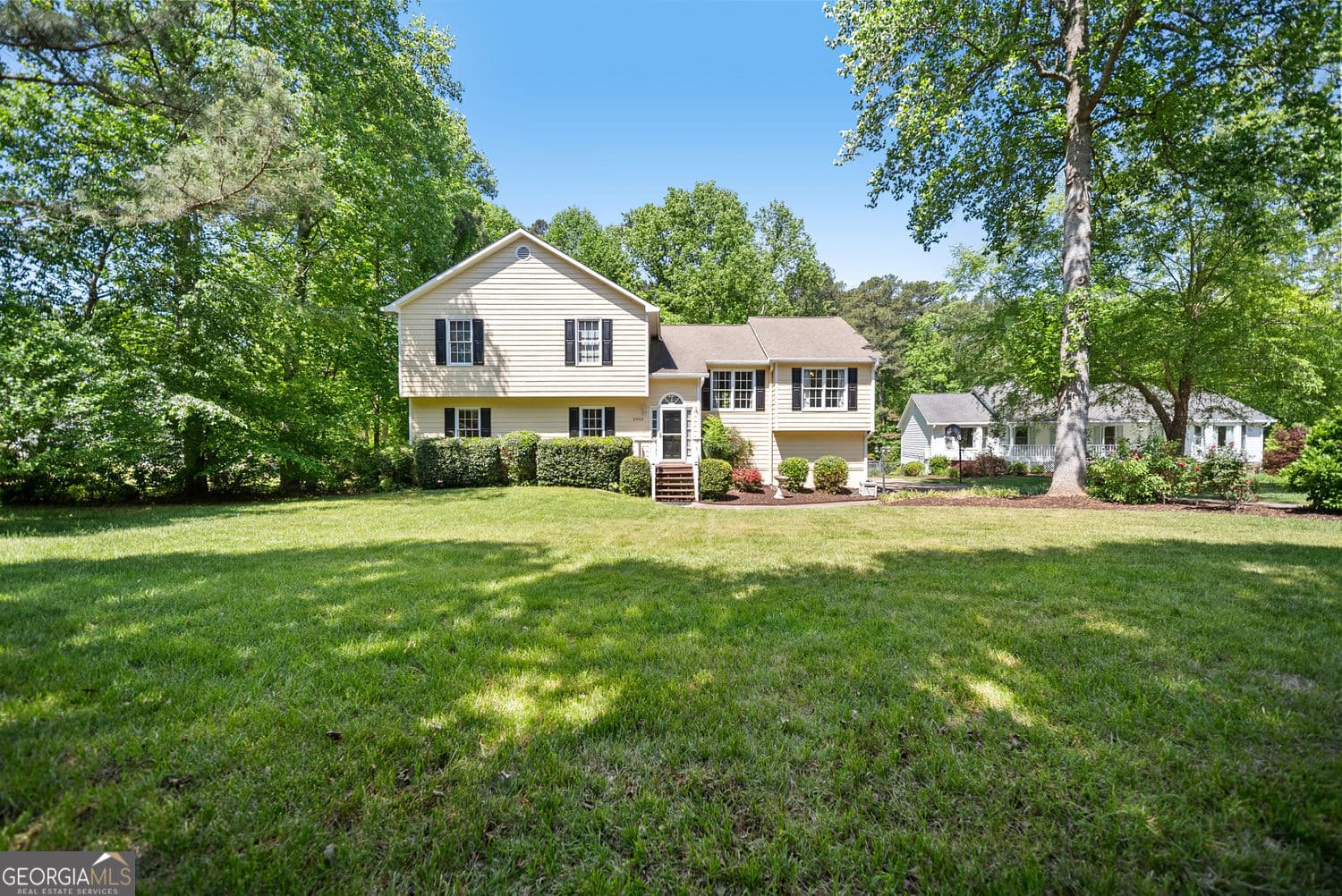 4 bedroom, 3 bathroom, 3,556 sq ft single family residence sold at 3933 Marguerite Drive, Acworth, GA 30101