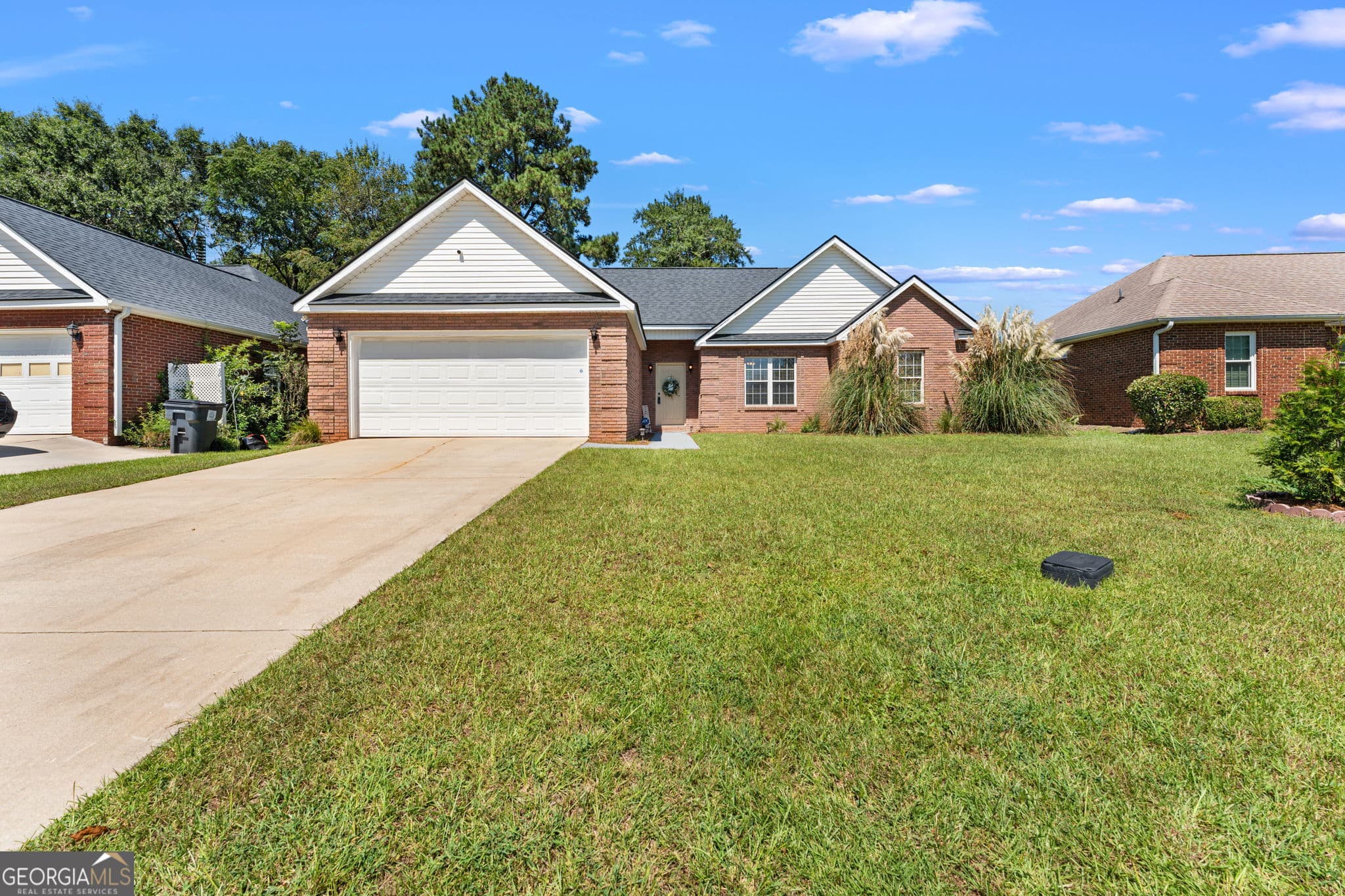 3 bedroom, 2 bathroom, 1,326 sq ft single family residence for sale at 323 Links View Drive, Bonaire, GA 31005