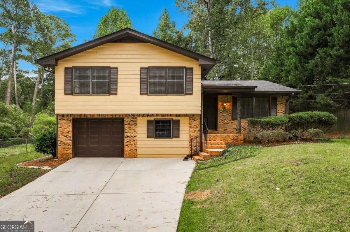 4 bedroom, 2 bathroom, 1,585 sq ft single family residence for sale at 3450 Lake Drive, Lawrenceville, GA 30044