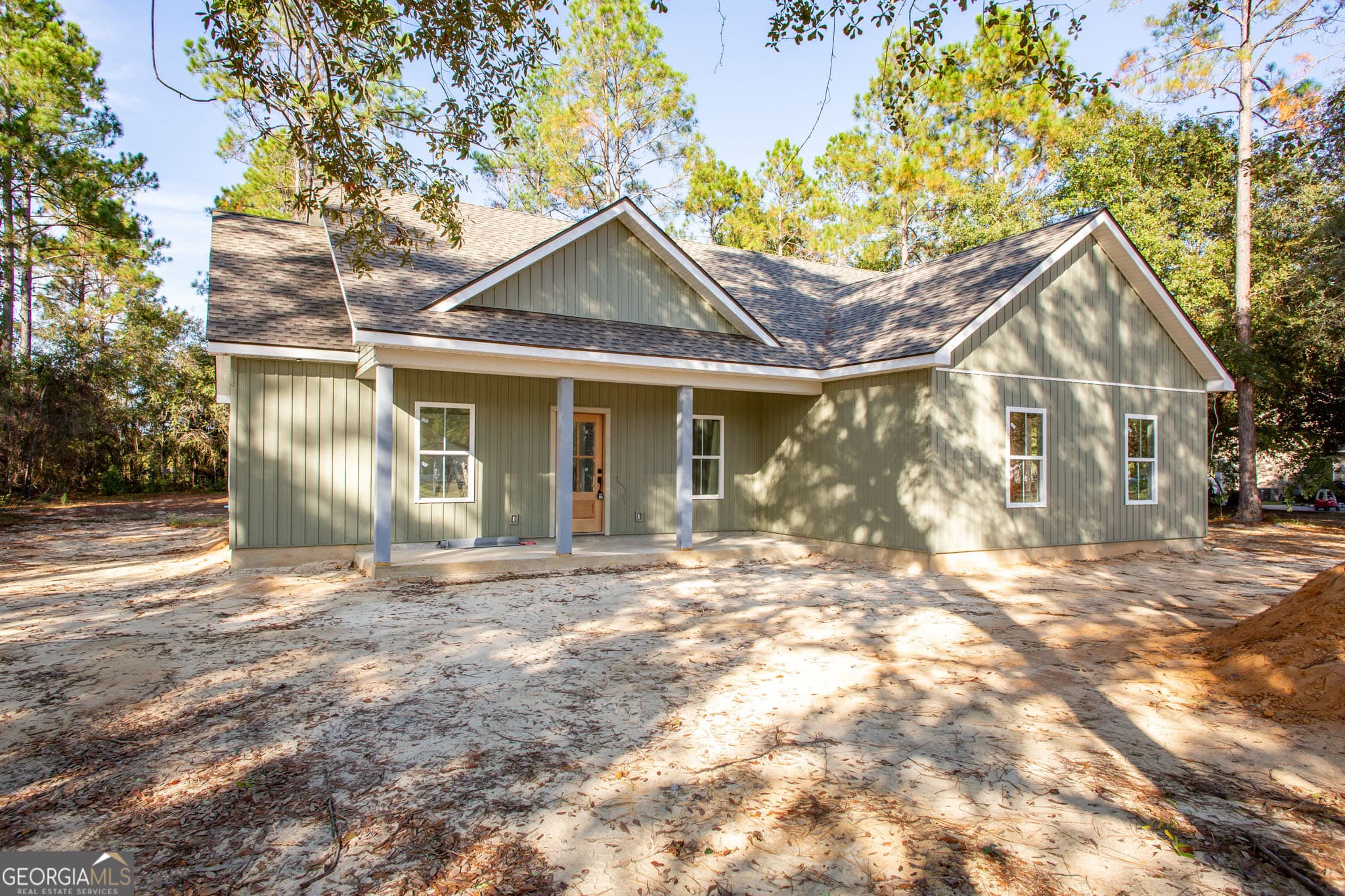 3 bedroom, 2 bathroom, 1,549 sq ft single family residence sold at 4858 Stanfield Circle, Blackshear, GA 31516