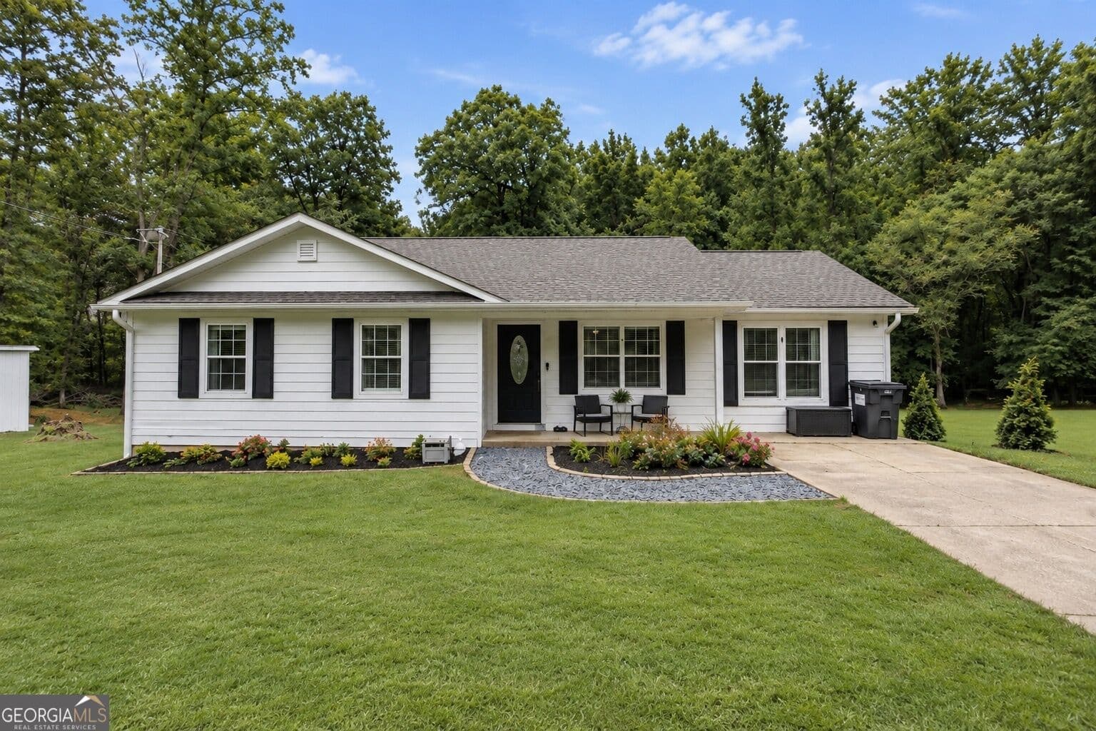 4 bedroom, 1.5 bathroom, 1,560 sq ft single family residence for sale at 6642 Nix Road, Dawsonville, GA 30534