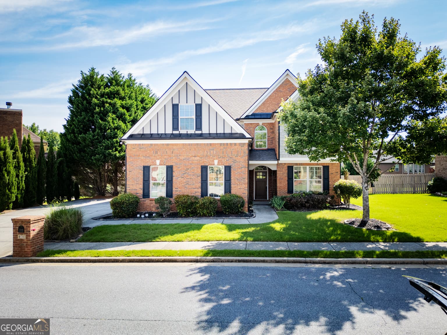 5 bedroom, 3.5 bathroom, 3,067 sq ft single family residence for sale at 407 Arbor Lane, Loganville, GA 30052