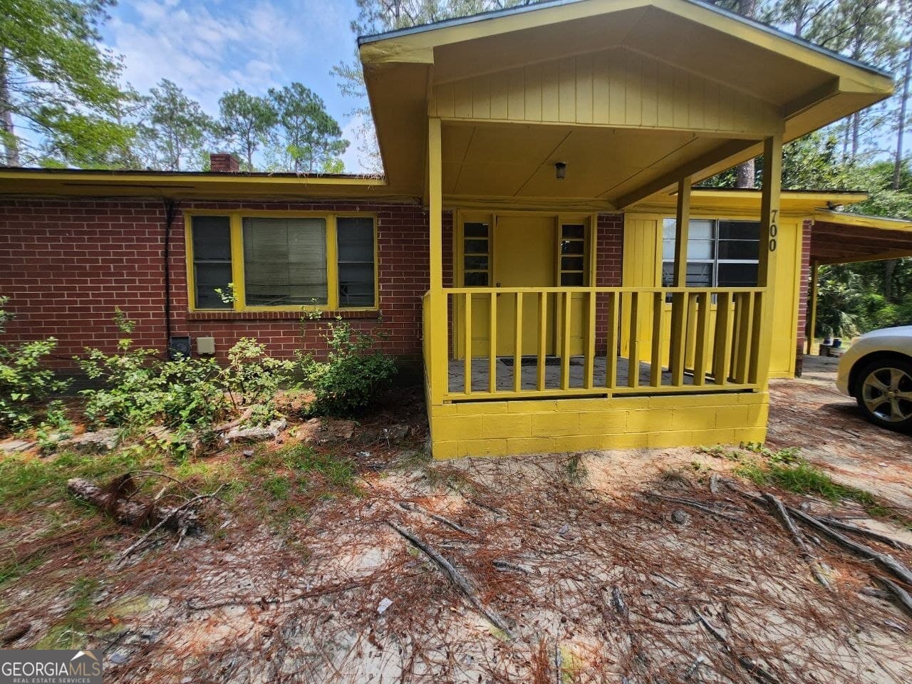 3 bedroom, 2 bathroom, 1,390 sq ft single family residence for sale at 700 Walnut Street, Albany, GA 31707