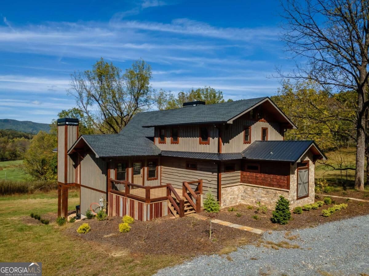 4 bedroom, 3.5 bathroom, 3,864 sq ft cabin,single family residence for sale at 7590 Mobile Road, Blue Ridge, GA 30513