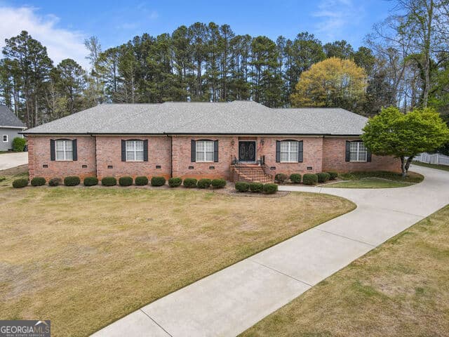 6 bedroom, 5.5 bathroom, 5,278 sq ft single family residence sold at 160 Victoria Drive, Fayetteville, GA 30214