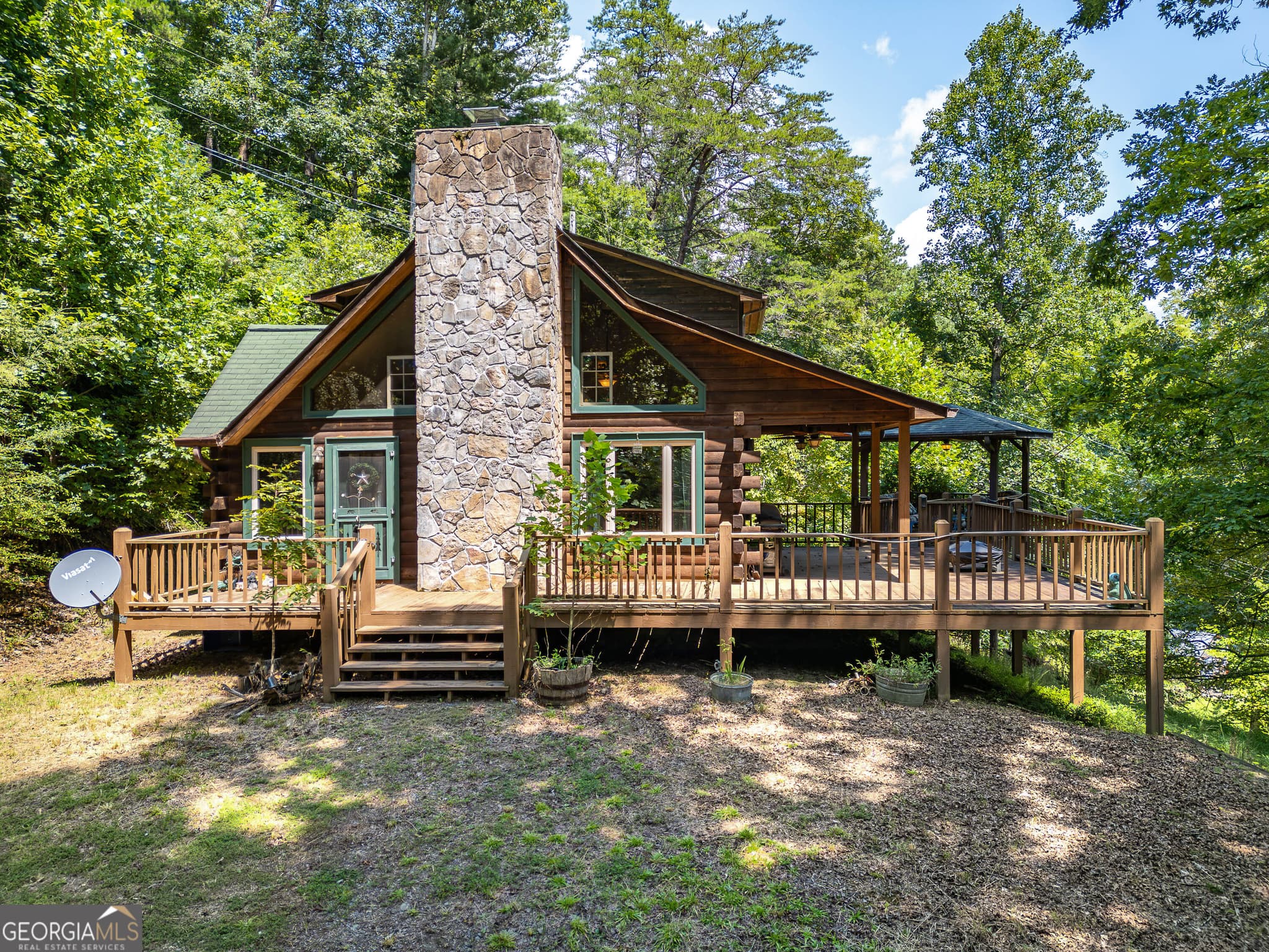 2 bedroom, 2 bathroom, 1,242 sq ft cabin,single family residence for sale at 525 Beaver Ridge Road, Murphy, NC 28906