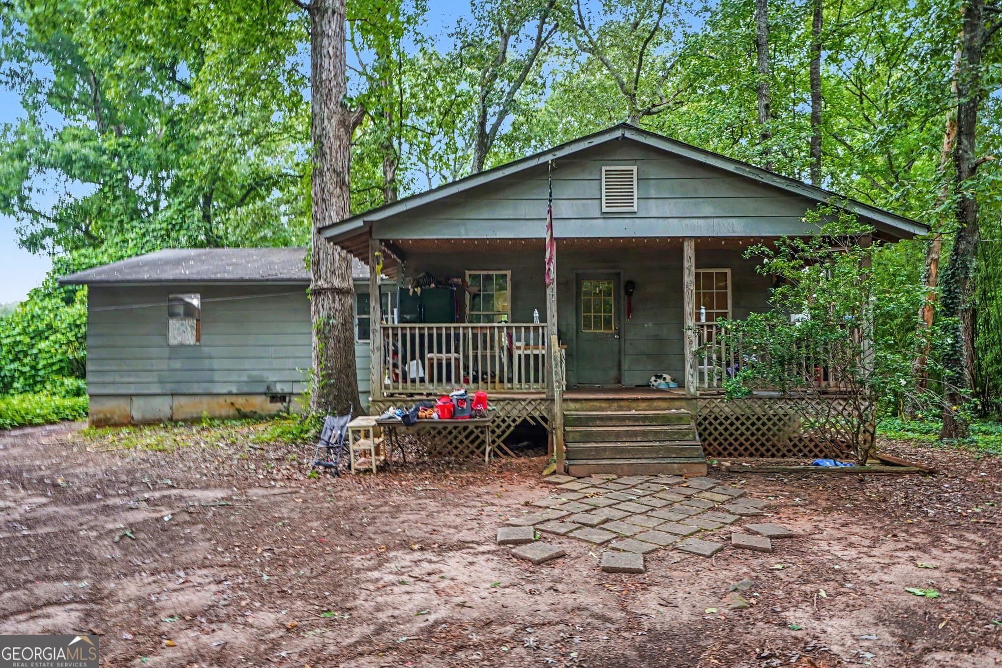 3 bedroom, 1 bathroom, 1,212 sq ft single family residence sold at 464 Azalea Drive, Stockbridge, GA 30281