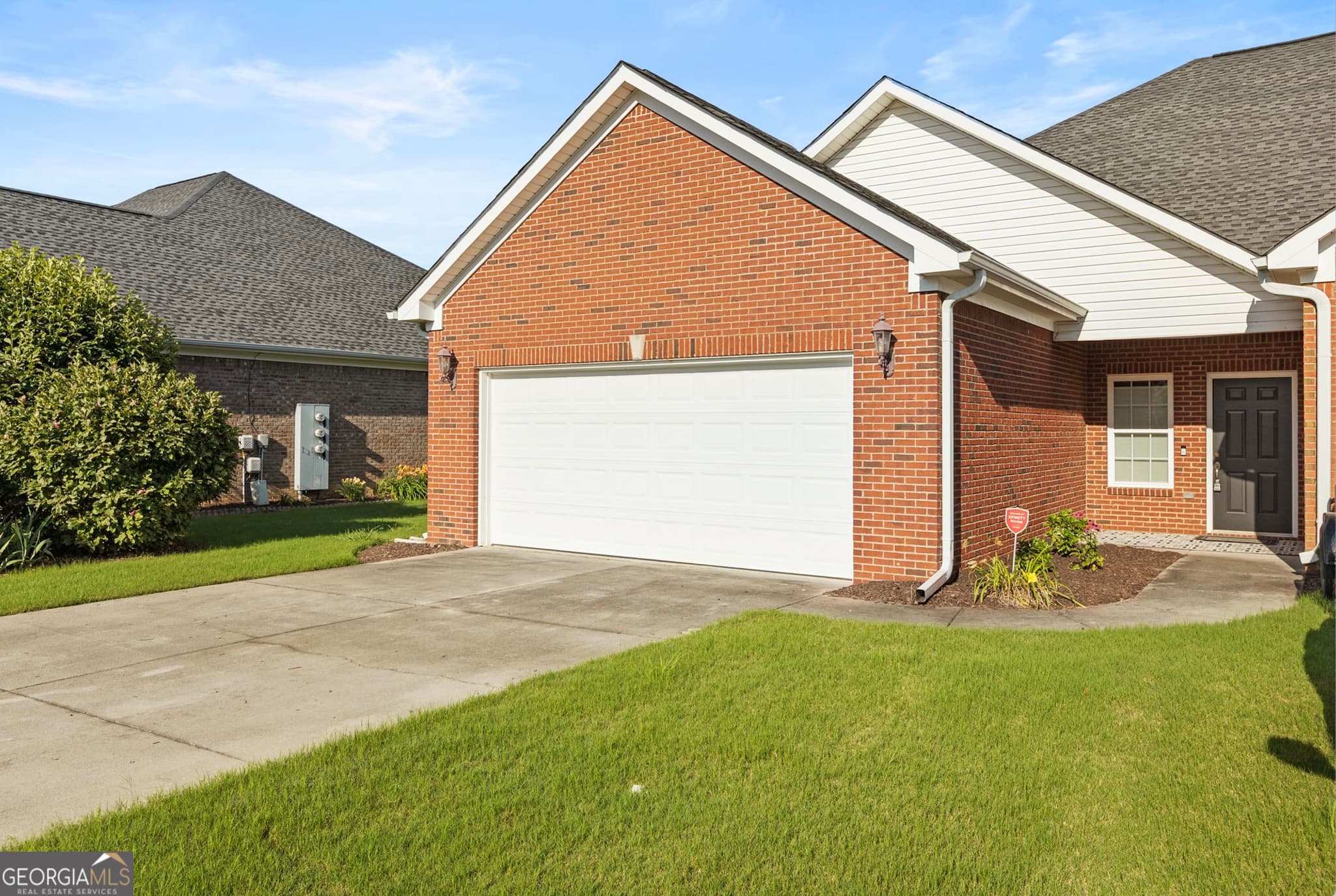 3 bedroom, 2 bathroom, 1,800 sq ft townhouse sold at 106 Kensington Drive, Calhoun, GA 30701