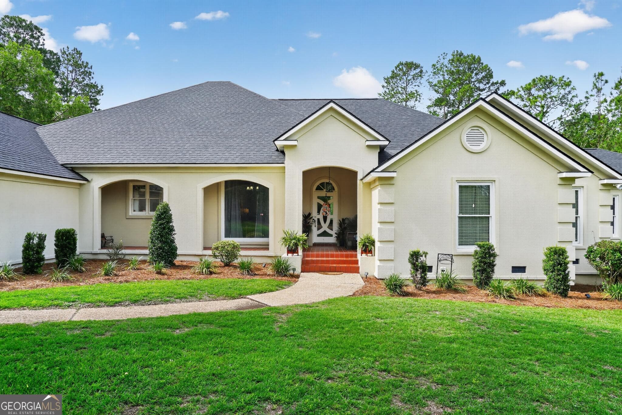 5 bedroom, 4.5 bathroom, 4,720 sq ft single family residence sold at 7 Lakeview Cove, Moultrie, GA 31768