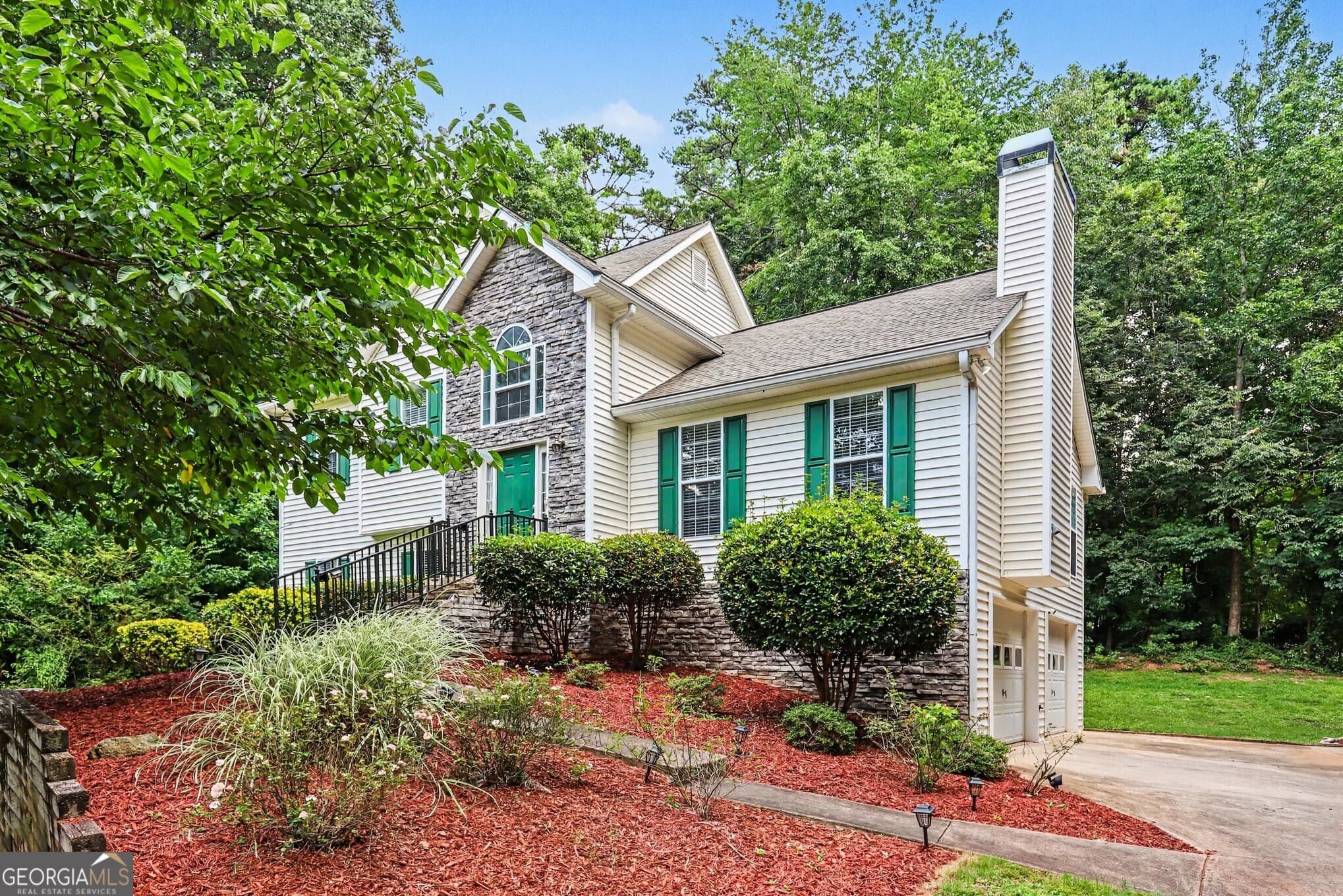 3 bedroom, 3 bathroom, 2,224 sq ft single family residence sold at 7340 Sleepy Hollow Court, Cumming, GA 30040
