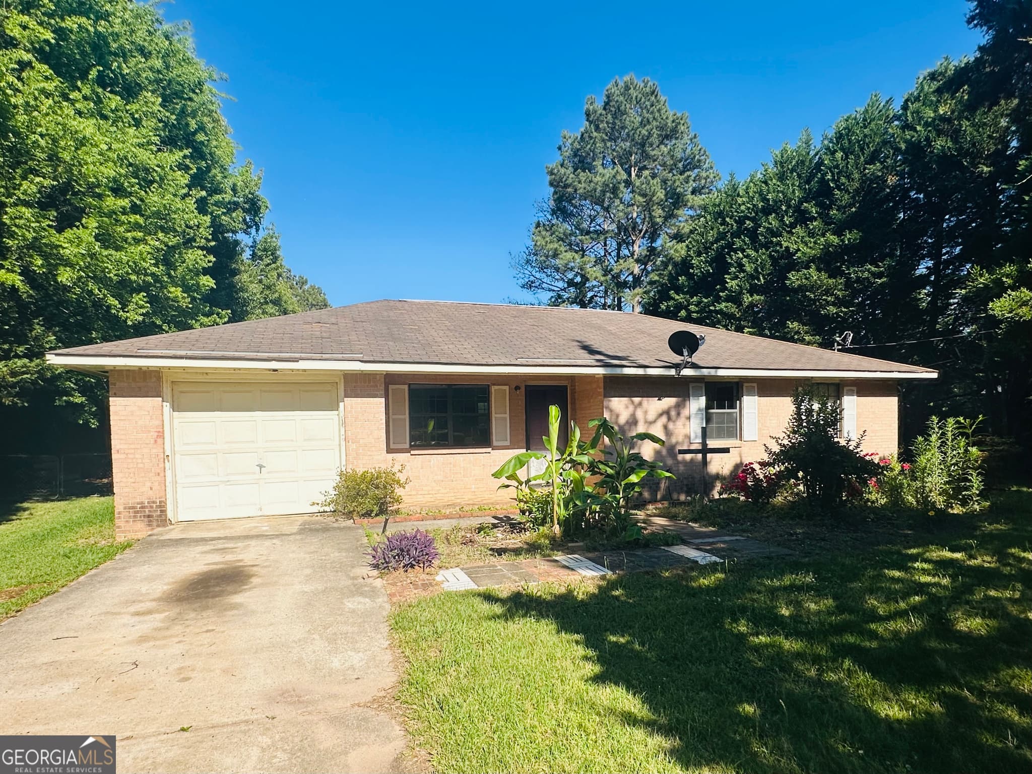 3 bedroom, 1 bathroom, 1,050 sq ft single family residence sold at 108 Bradford Avenue, Fort Valley, GA 31030