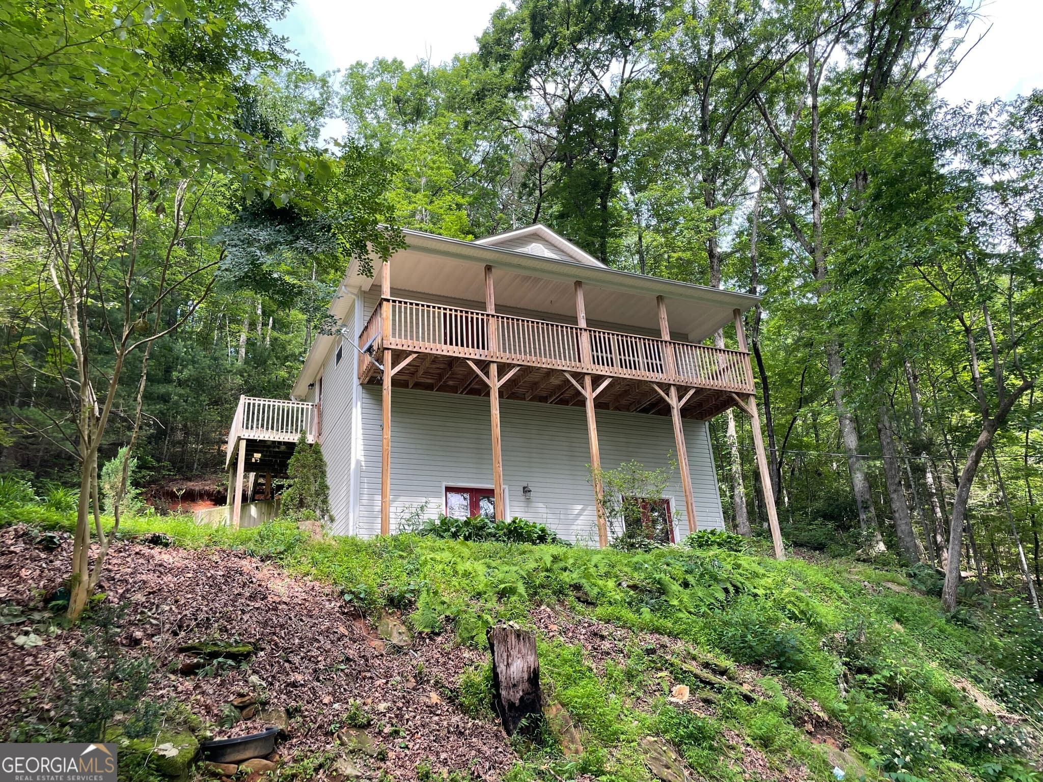 3 bedroom, 2 bathroom, 1,536 sq ft single family residence sold at 104 Travelers Lane, Clayton, GA 30525